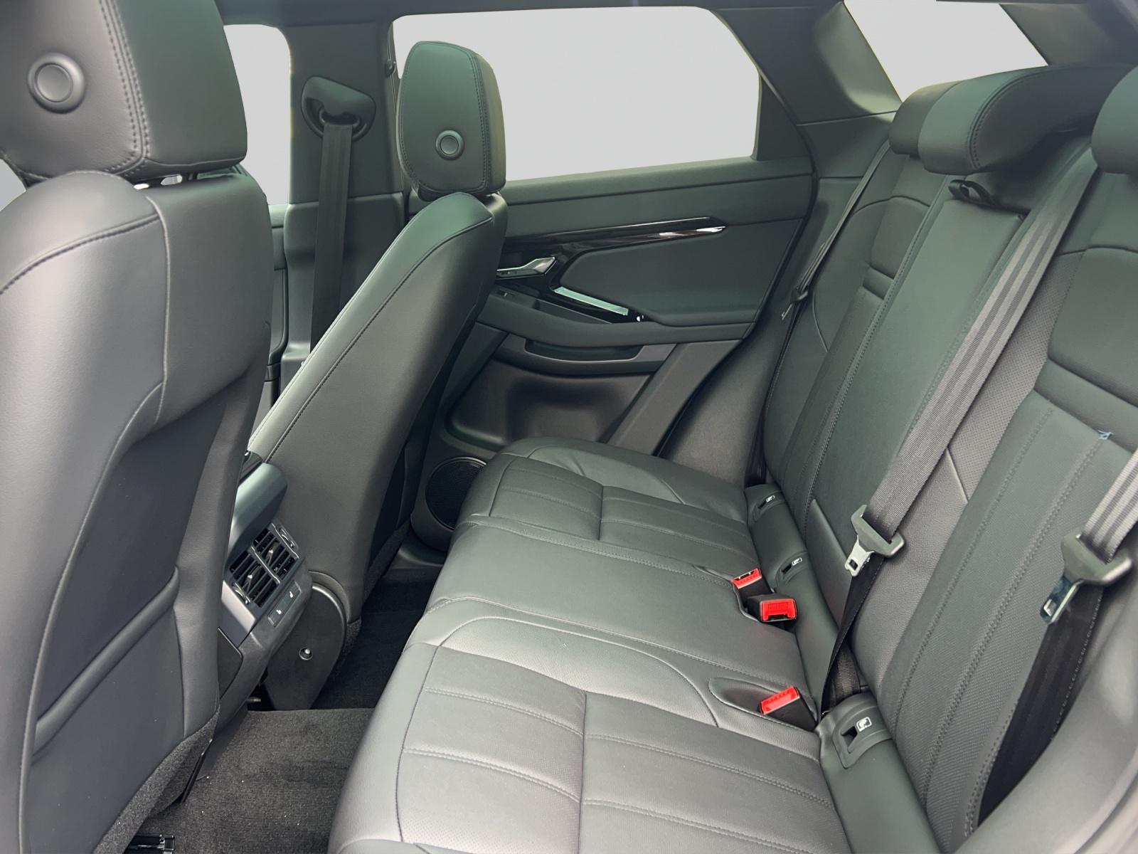 LAND ROVER Range Rover Evoque 2.0 T 250 Dynamic SE mit Surround Camera-image-8