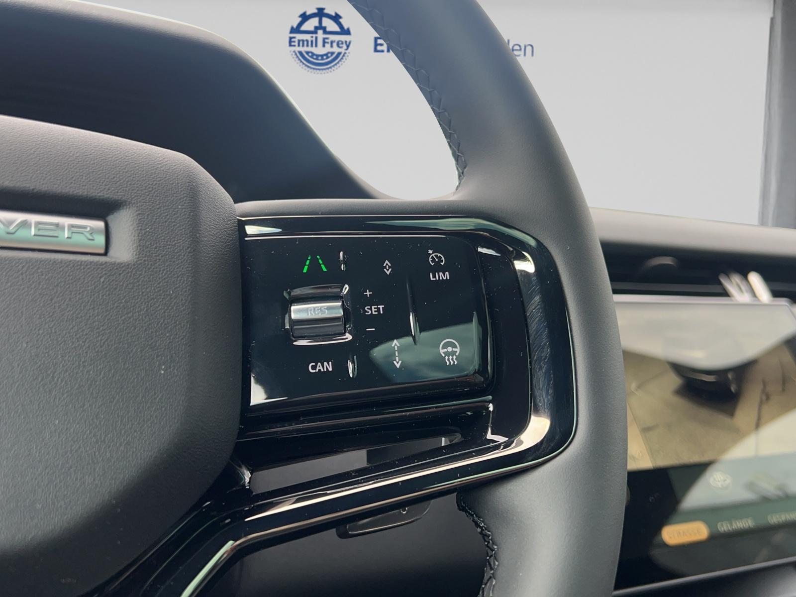 LAND ROVER Range Rover Evoque 2.0 T 250 Dynamic SE mit Surround Camera-image-11