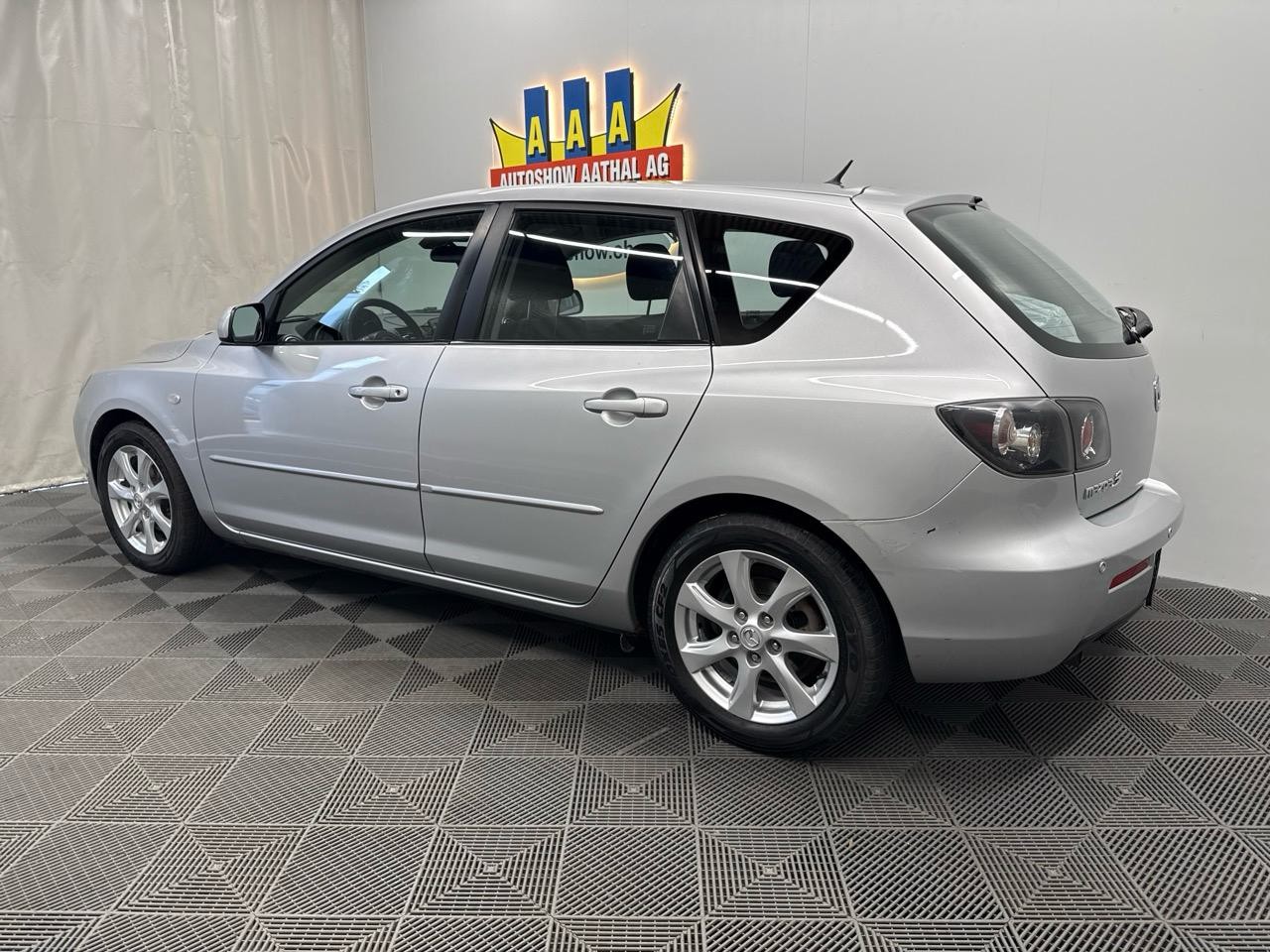 MAZDA 3 1.6 16V Confort-showroom-element-1