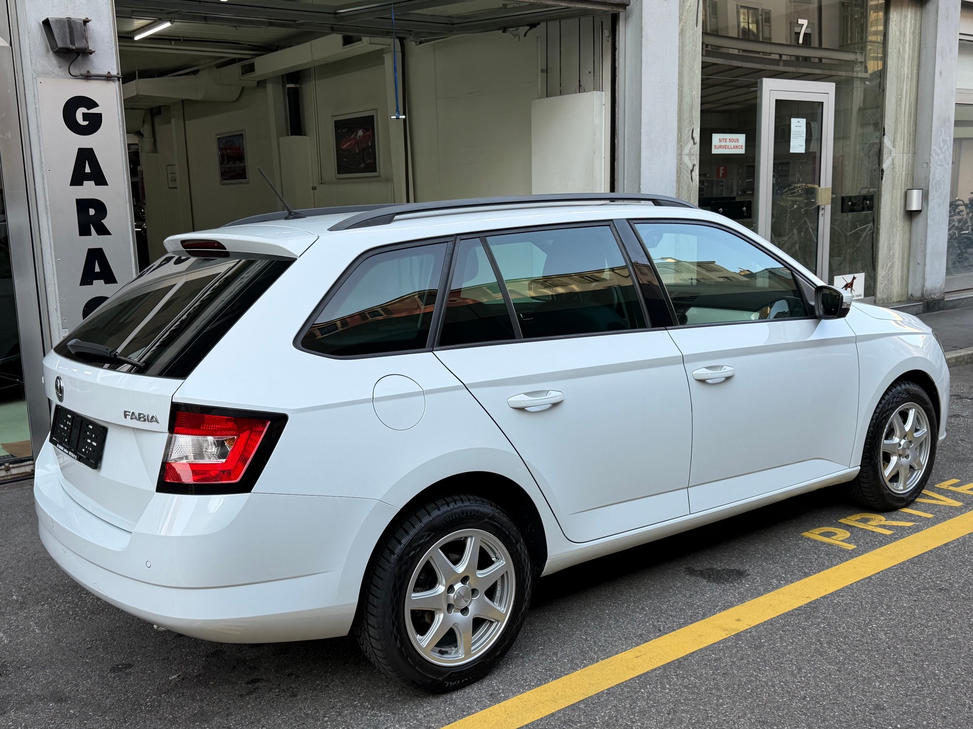 SKODA Fabia 1.2 TSI Style DSG-image-2