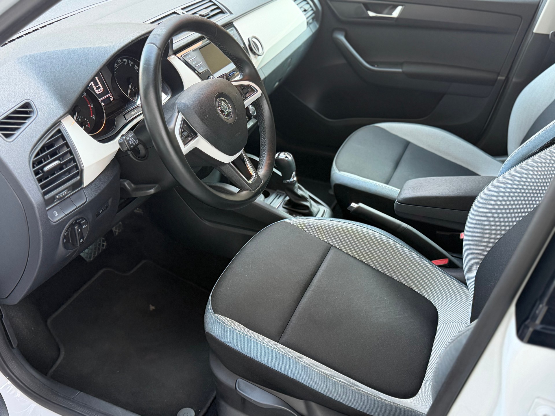 SKODA Fabia 1.2 TSI Style DSG-image-4