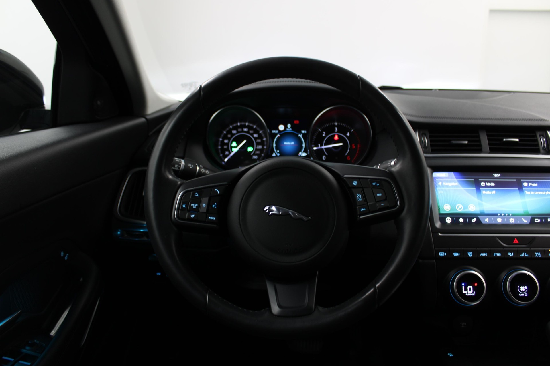 JAGUAR E-Pace 2.0 D 150 S AWD-image-7