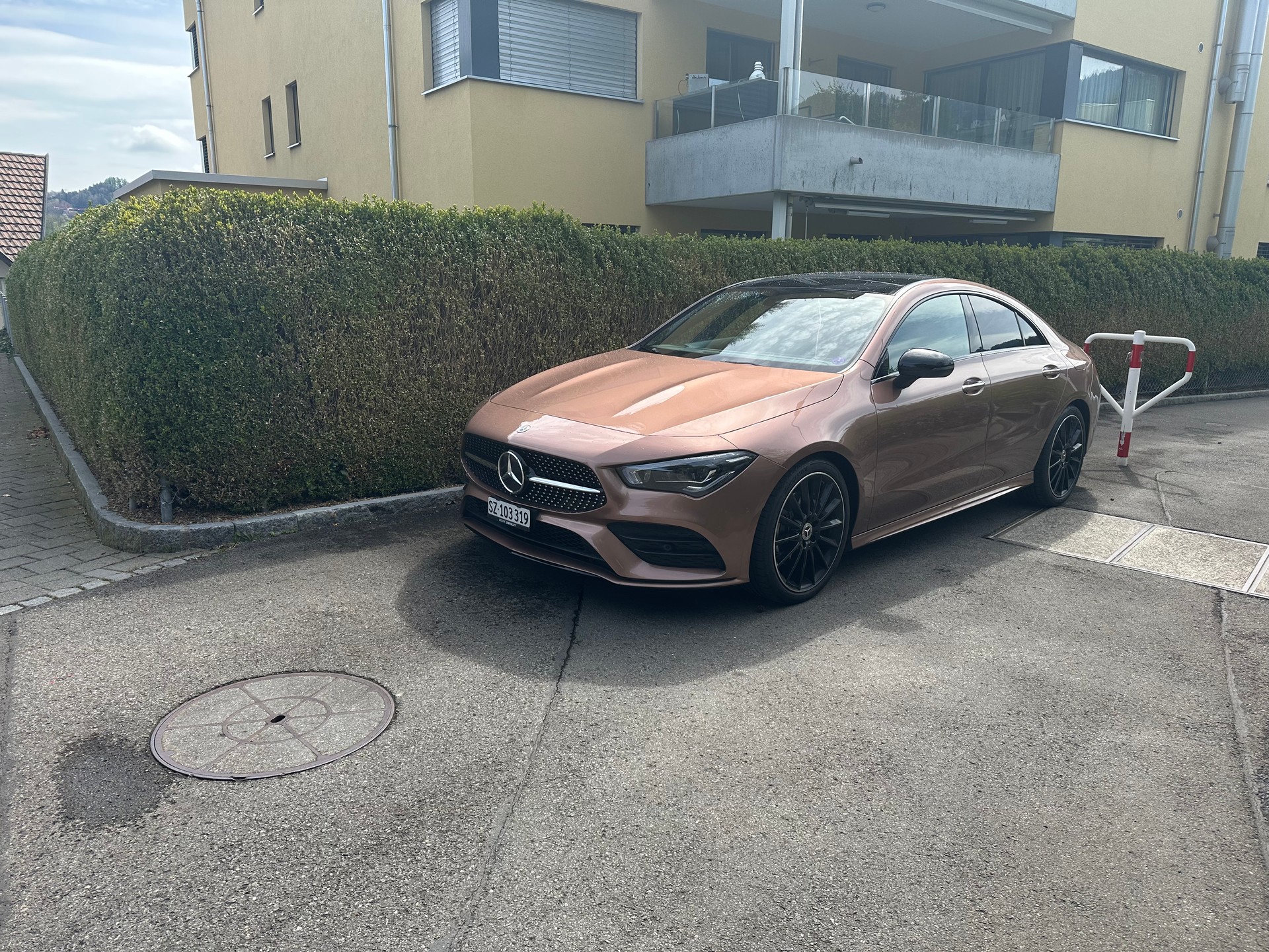 MERCEDES-BENZ CLA 200 AMG Line-image-2