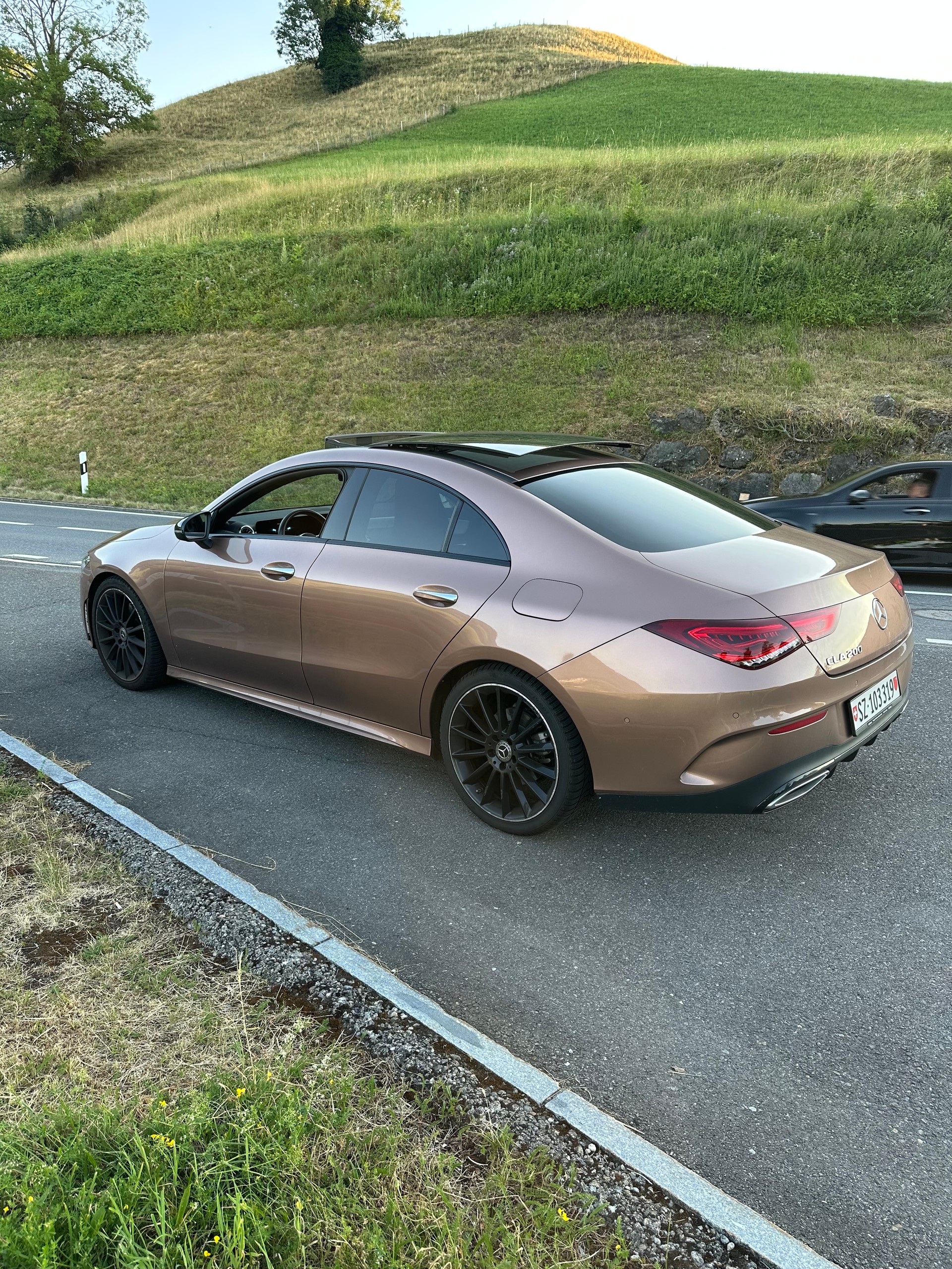 MERCEDES-BENZ CLA 200 AMG Line-image-1
