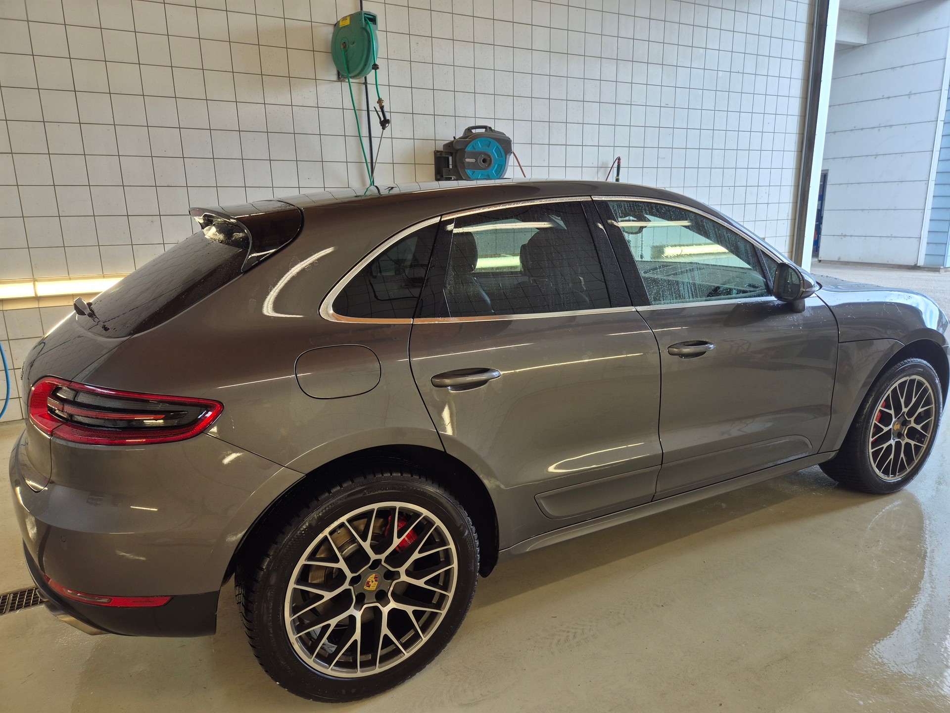 PORSCHE 3.6 V6 Turbo-image-2