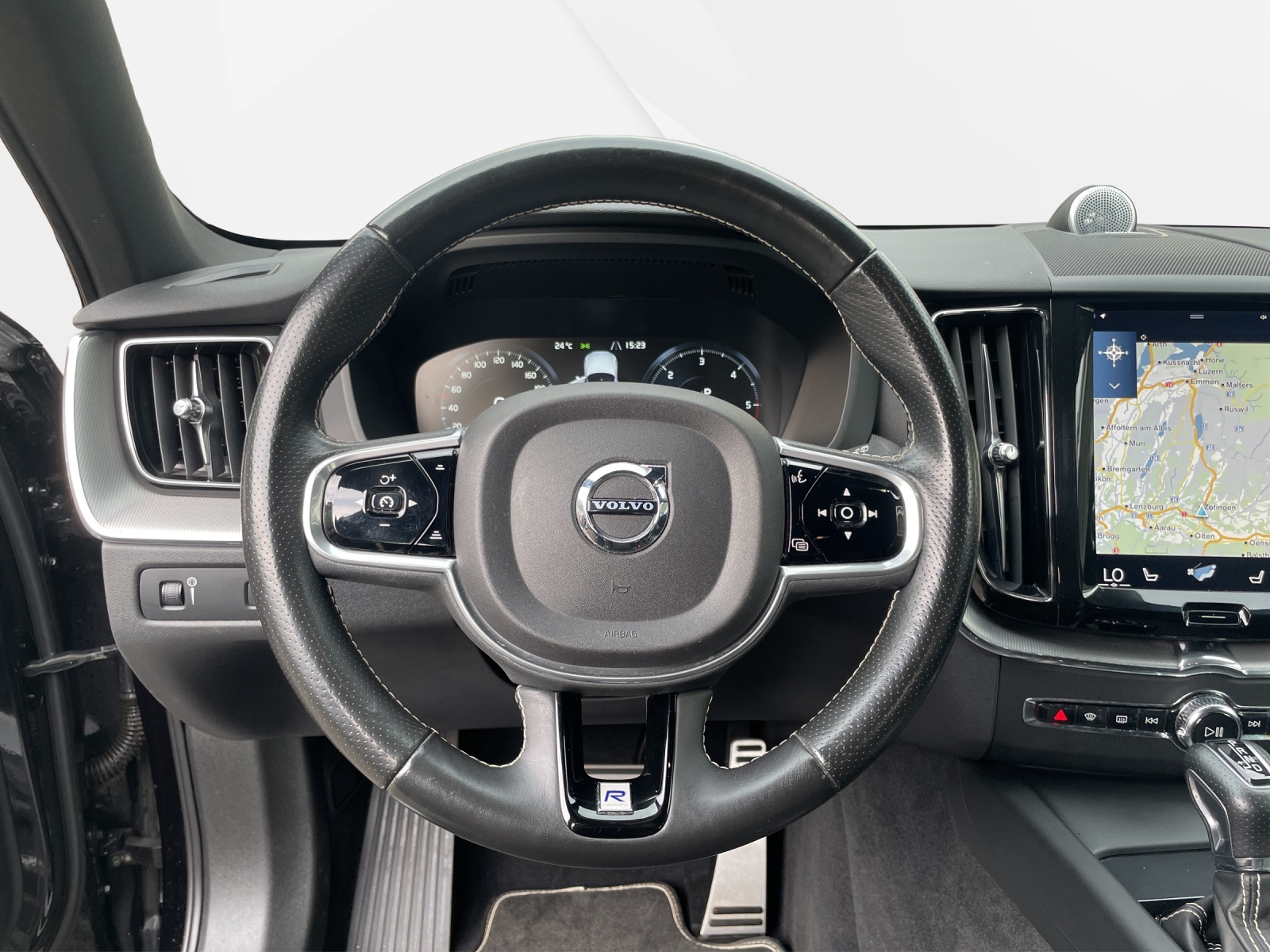 VOLVO XC60 2.0 D4 R-Design AWD-image-11