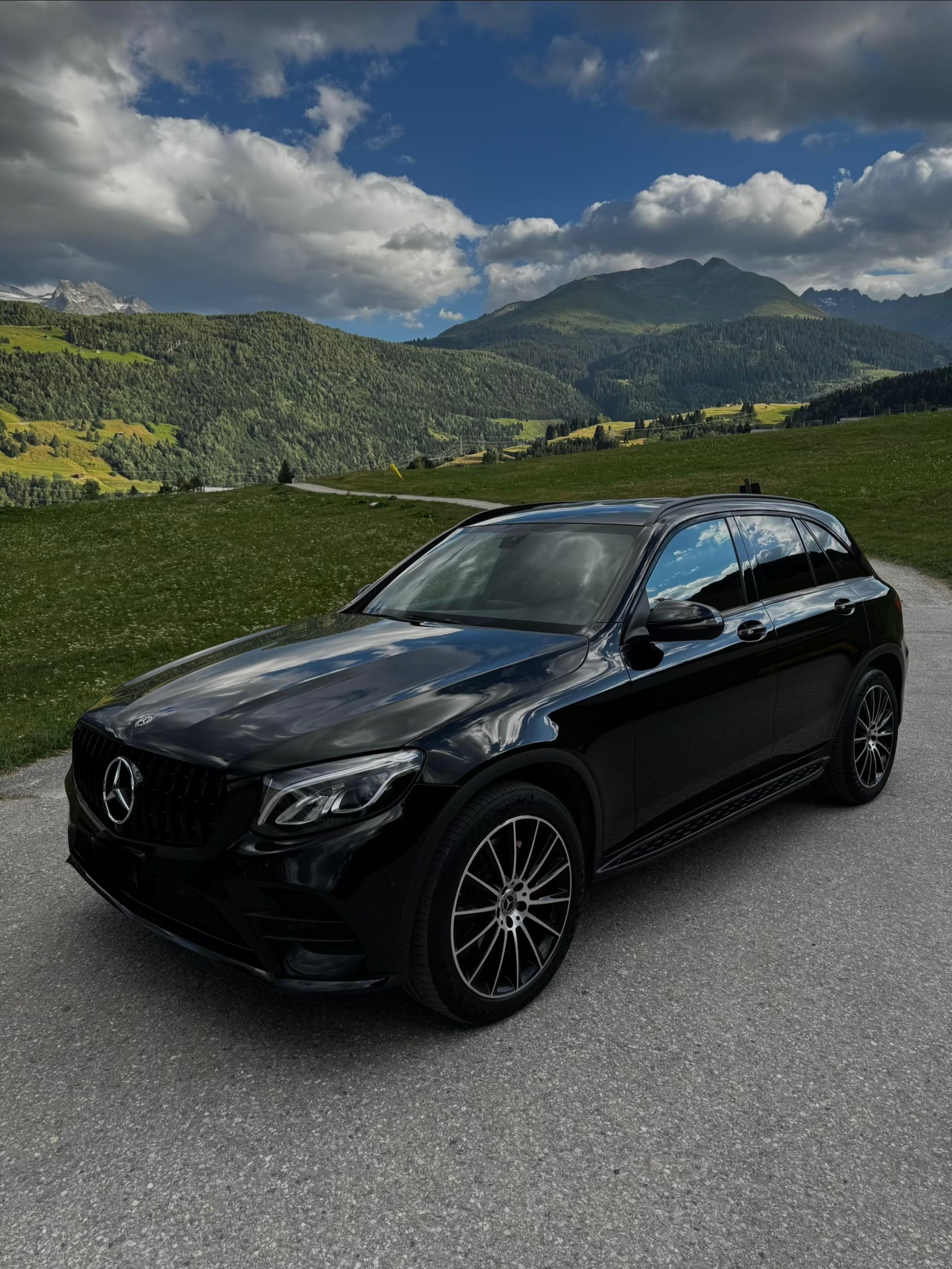 MERCEDES-BENZ GLC 250 AMG Line 4m-image-0