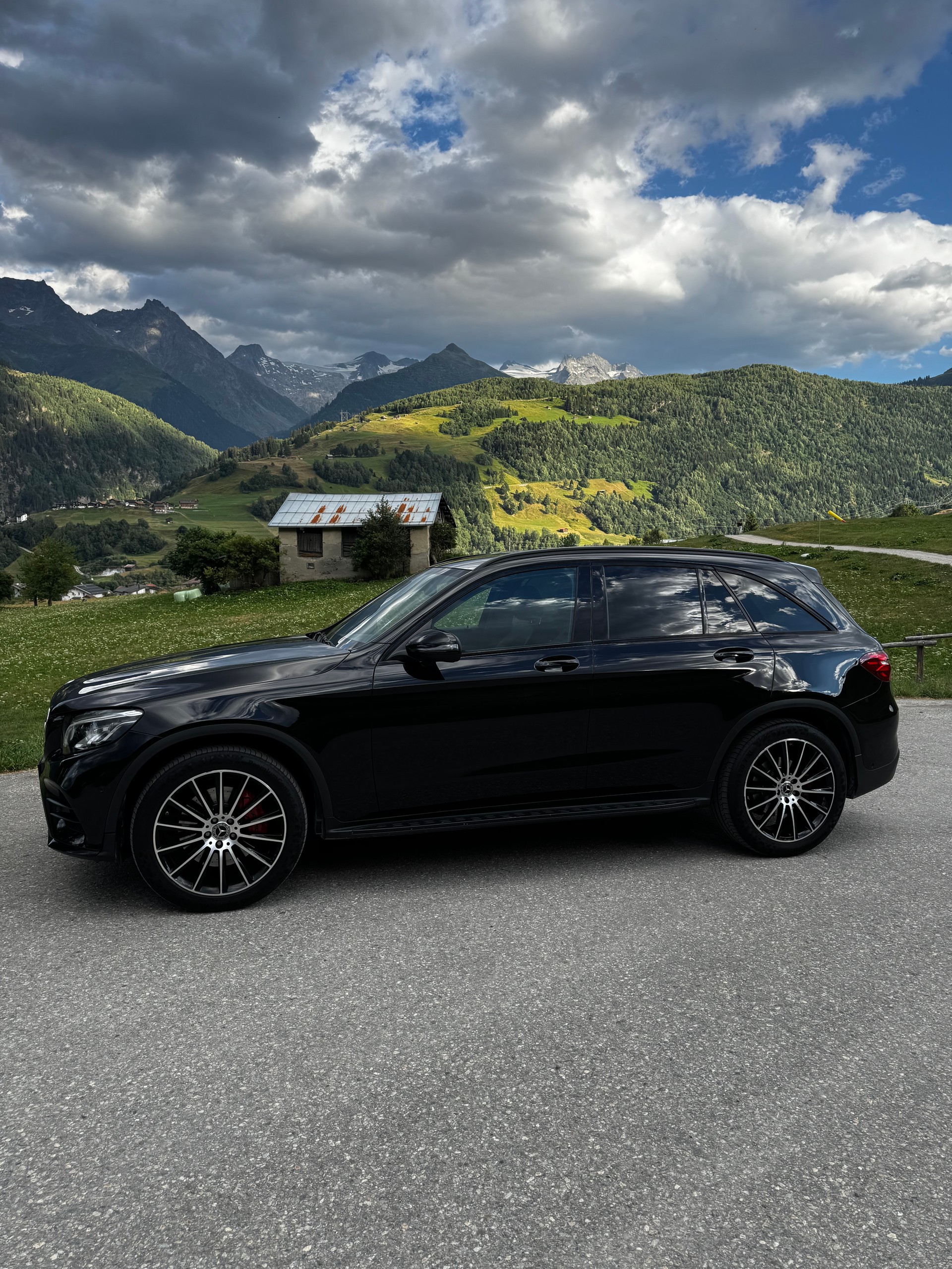 MERCEDES-BENZ GLC 250 AMG Line 4m-image-1