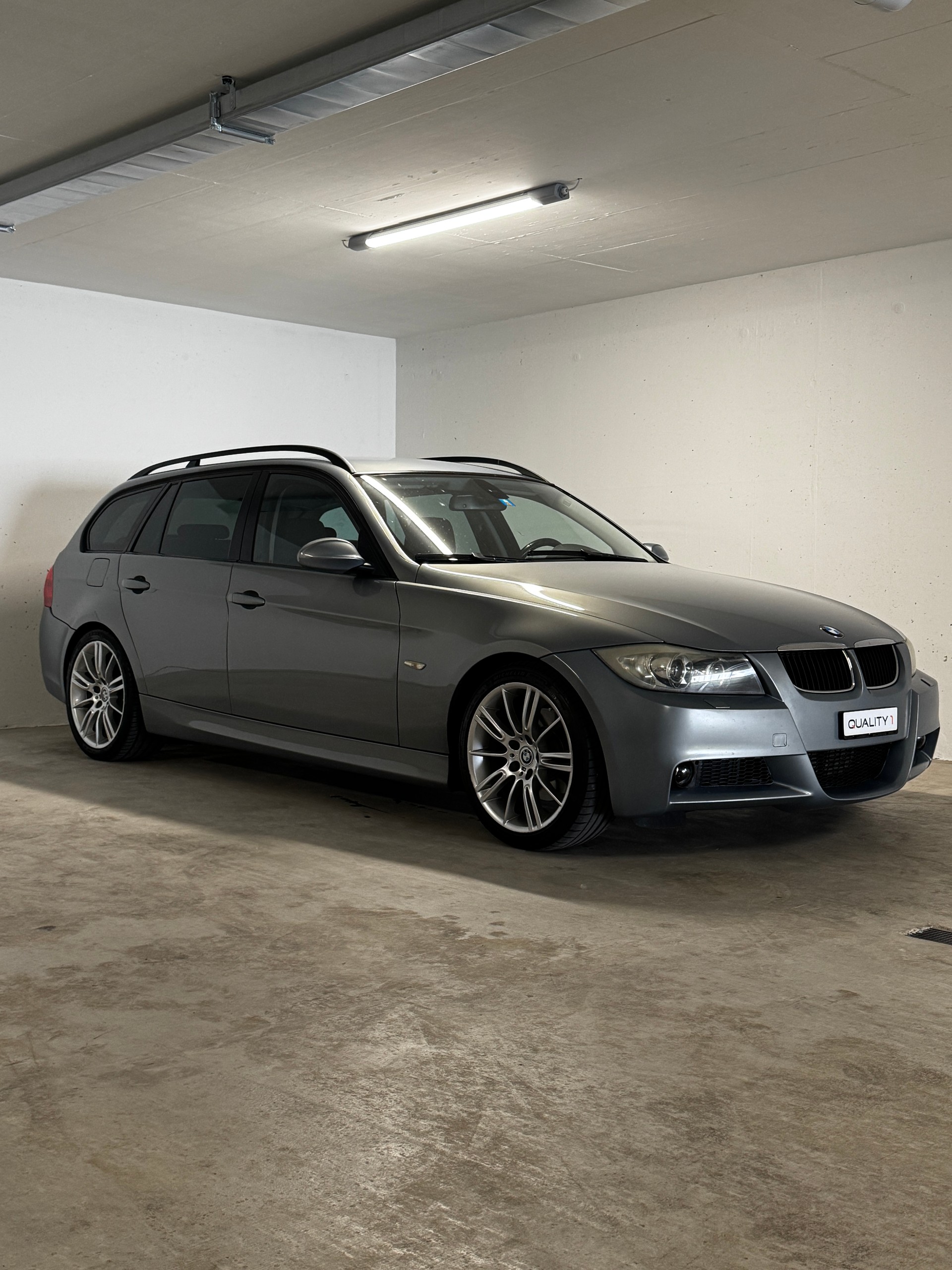 BMW 318d Touring-image-2