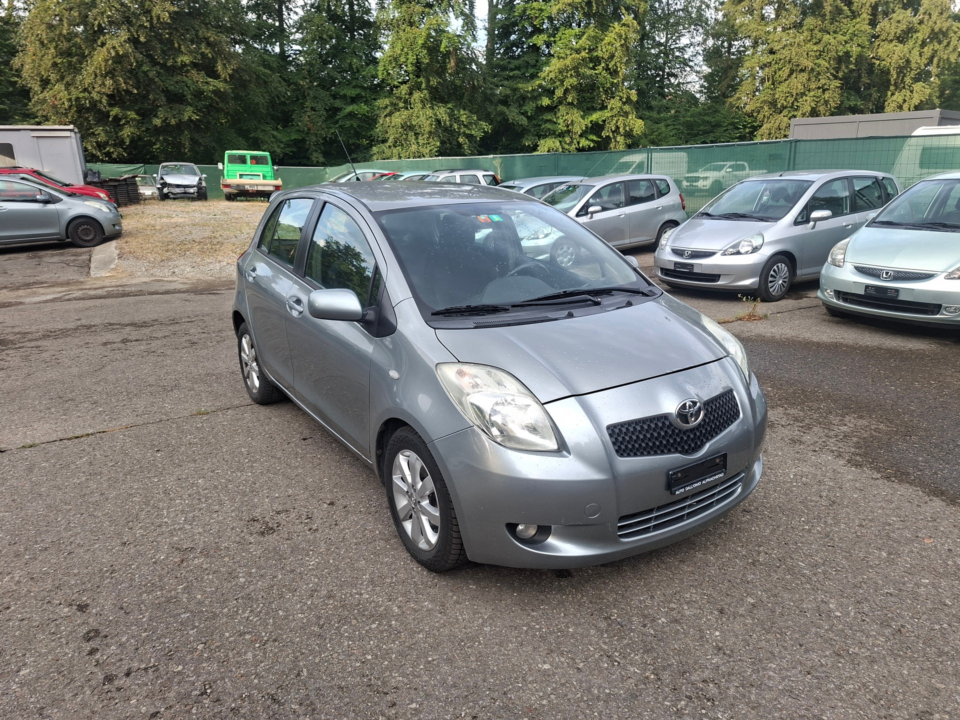 TOYOTA Yaris 1.3 Linea Sol-image-0