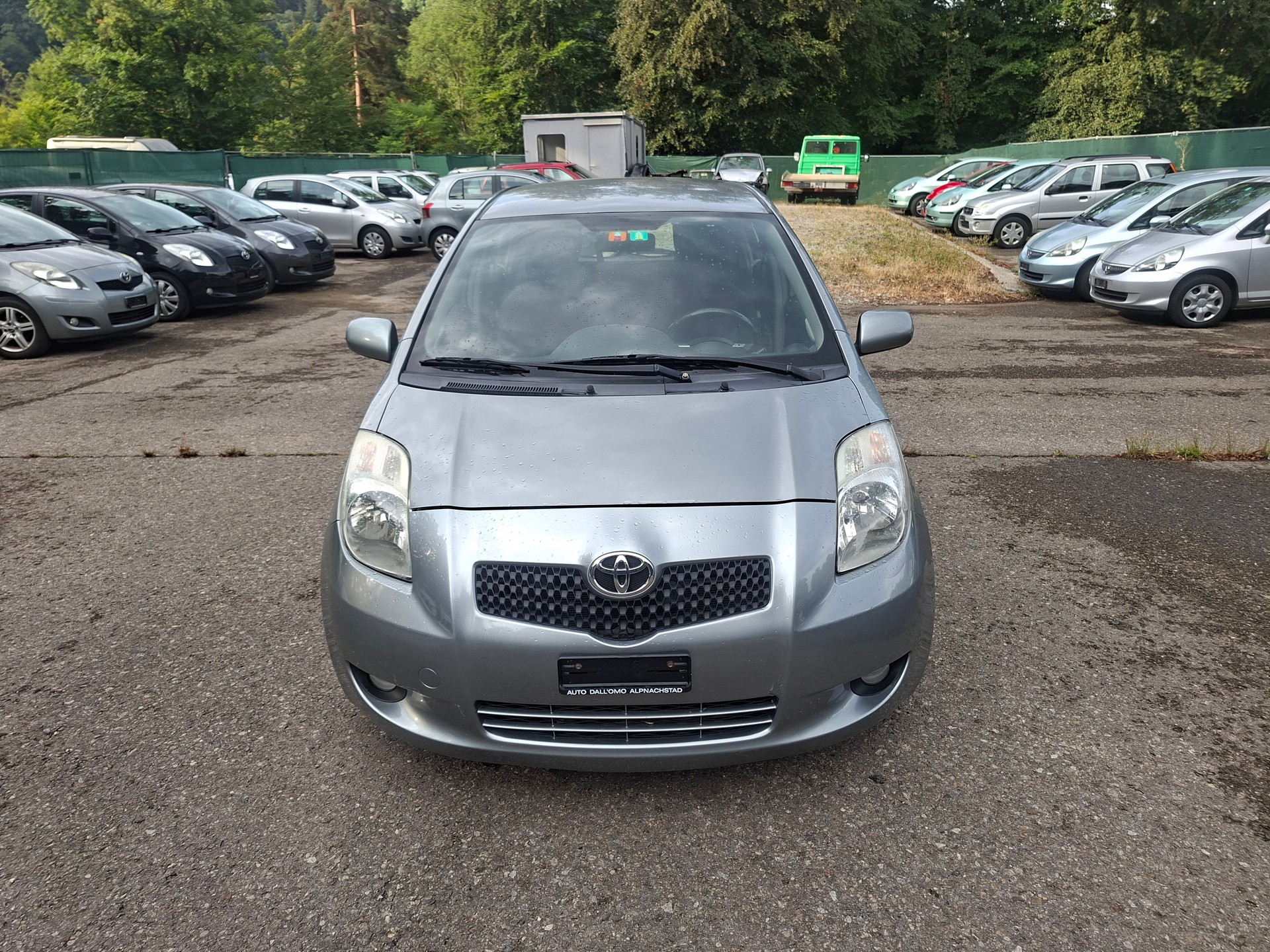 TOYOTA Yaris 1.3 Linea Sol-image-1