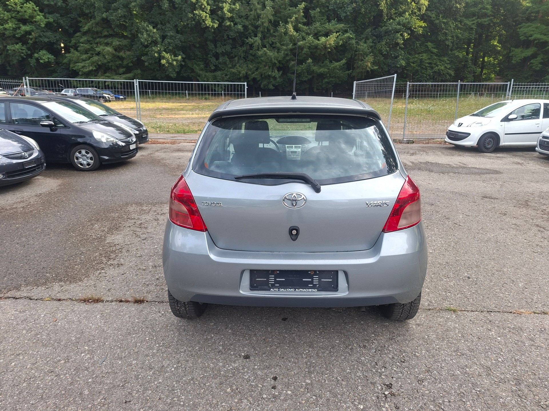 TOYOTA Yaris 1.3 Linea Sol-image-6