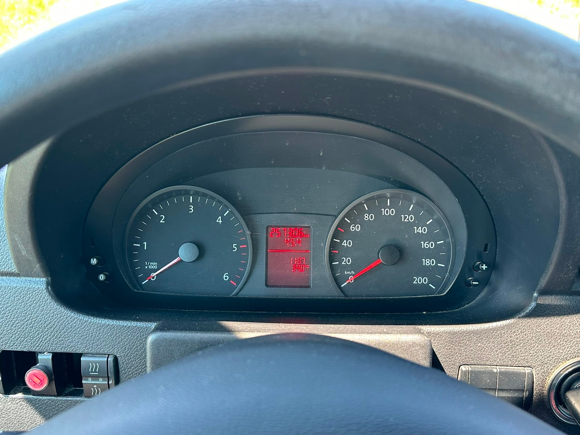 VW Crafter 35L 2.0 TDI CR-image-18