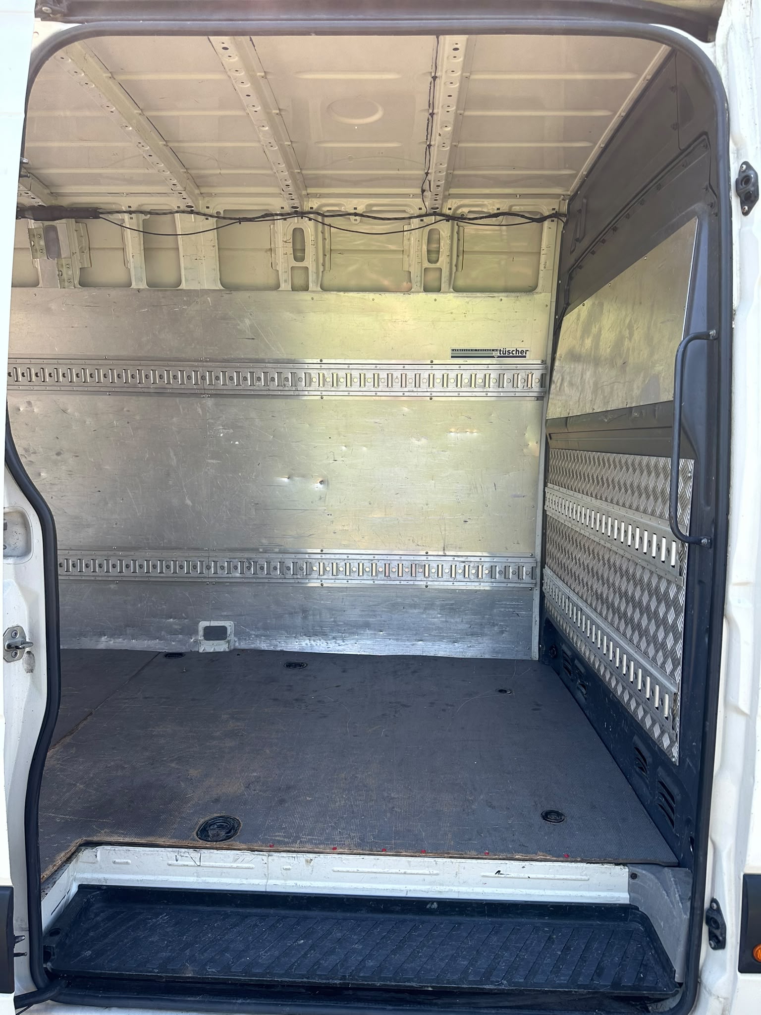 VW Crafter 35L 2.0 TDI CR-image-10