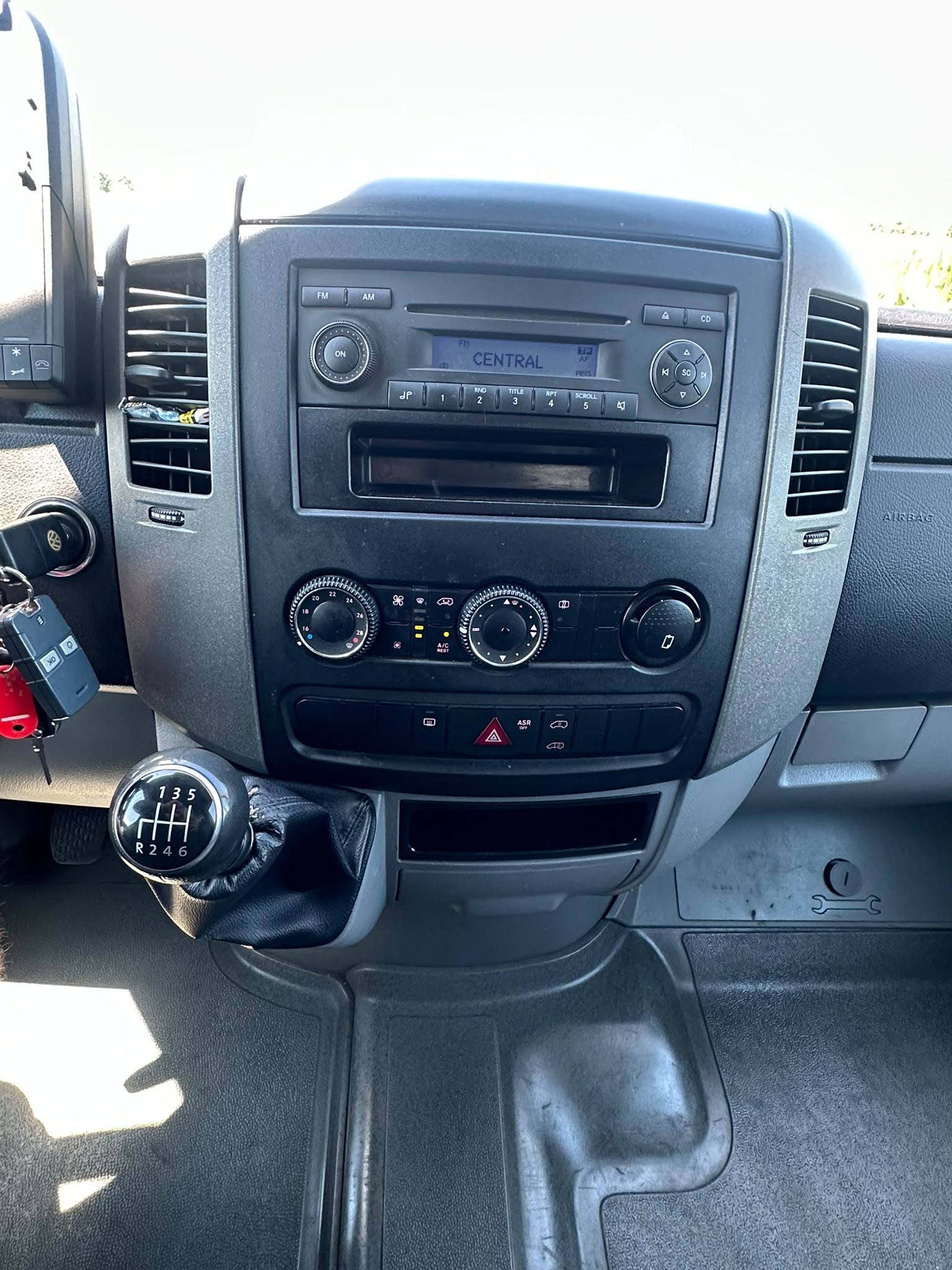 VW Crafter 35L 2.0 TDI CR-image-19