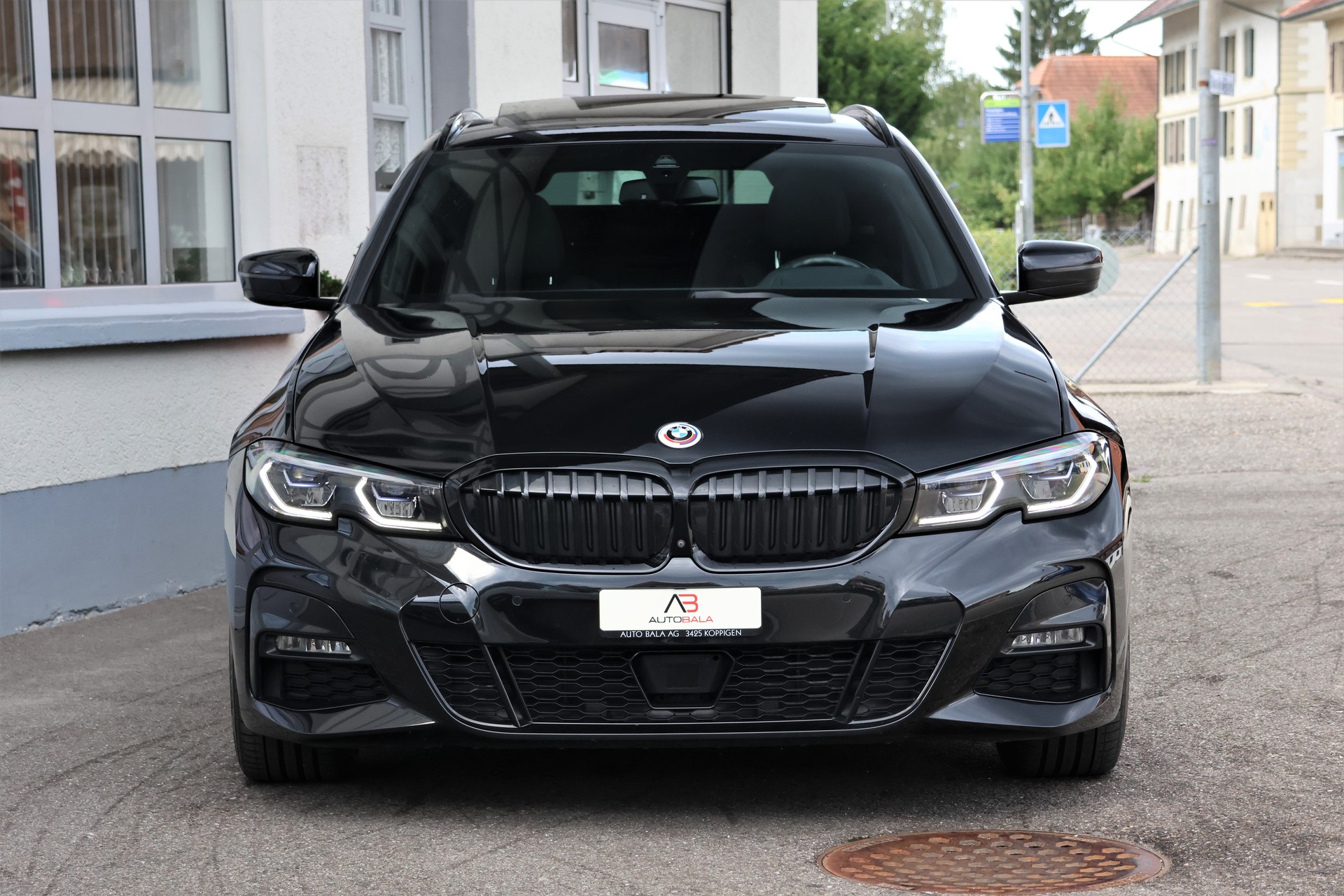BMW 320d xDrive 48V Touring M Sport Steptronic (CH)-image-1