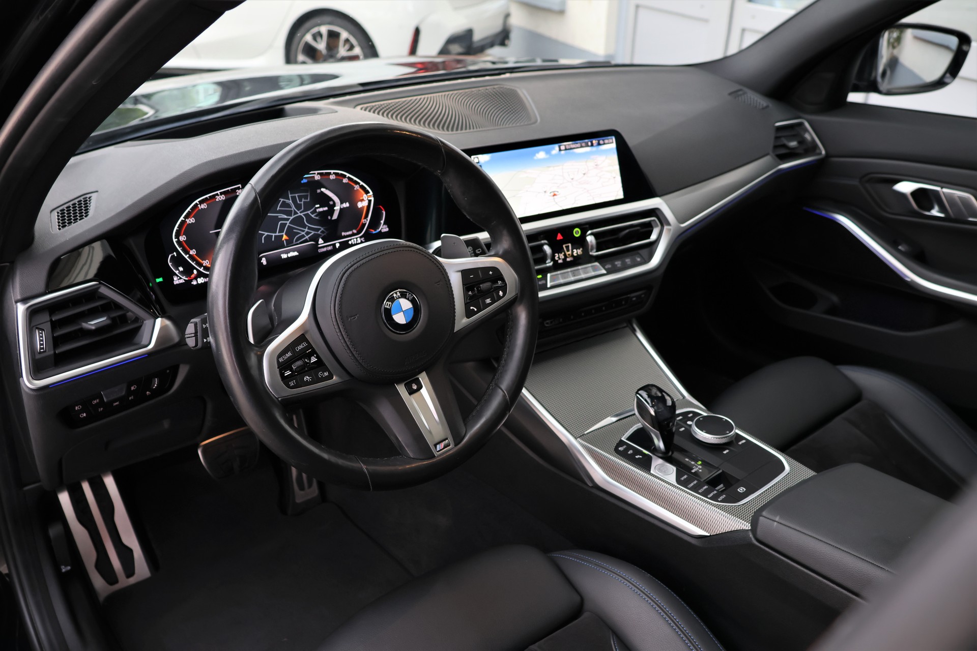 BMW 320d xDrive 48V Touring M Sport Steptronic (CH)-image-9