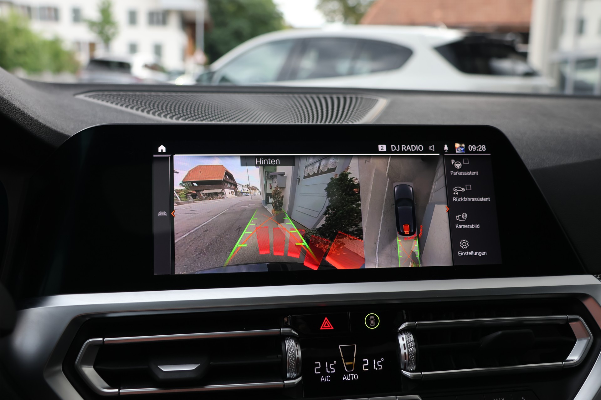 BMW 320d xDrive 48V Touring M Sport Steptronic (CH)-image-23
