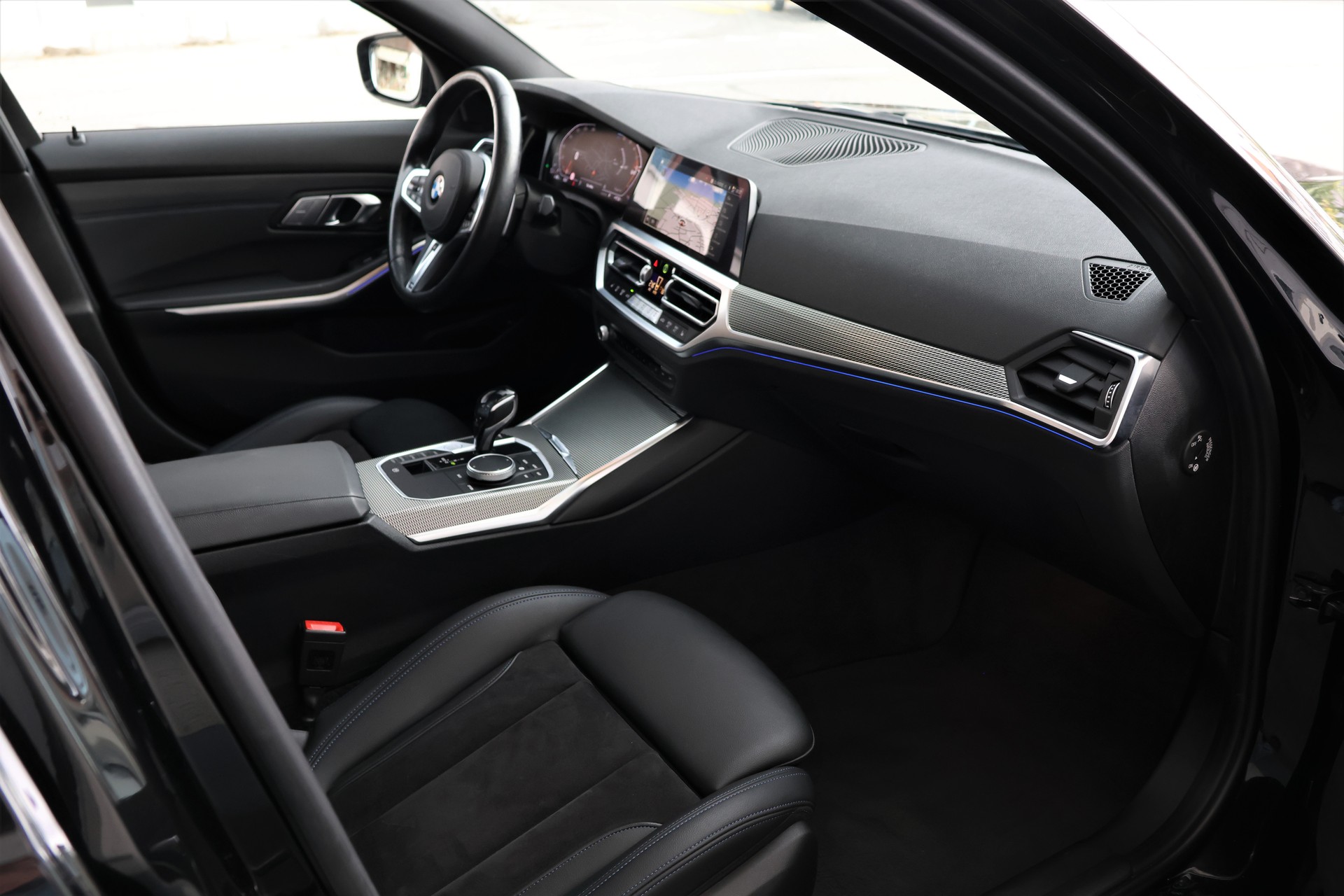 BMW 320d xDrive 48V Touring M Sport Steptronic (CH)-image-19