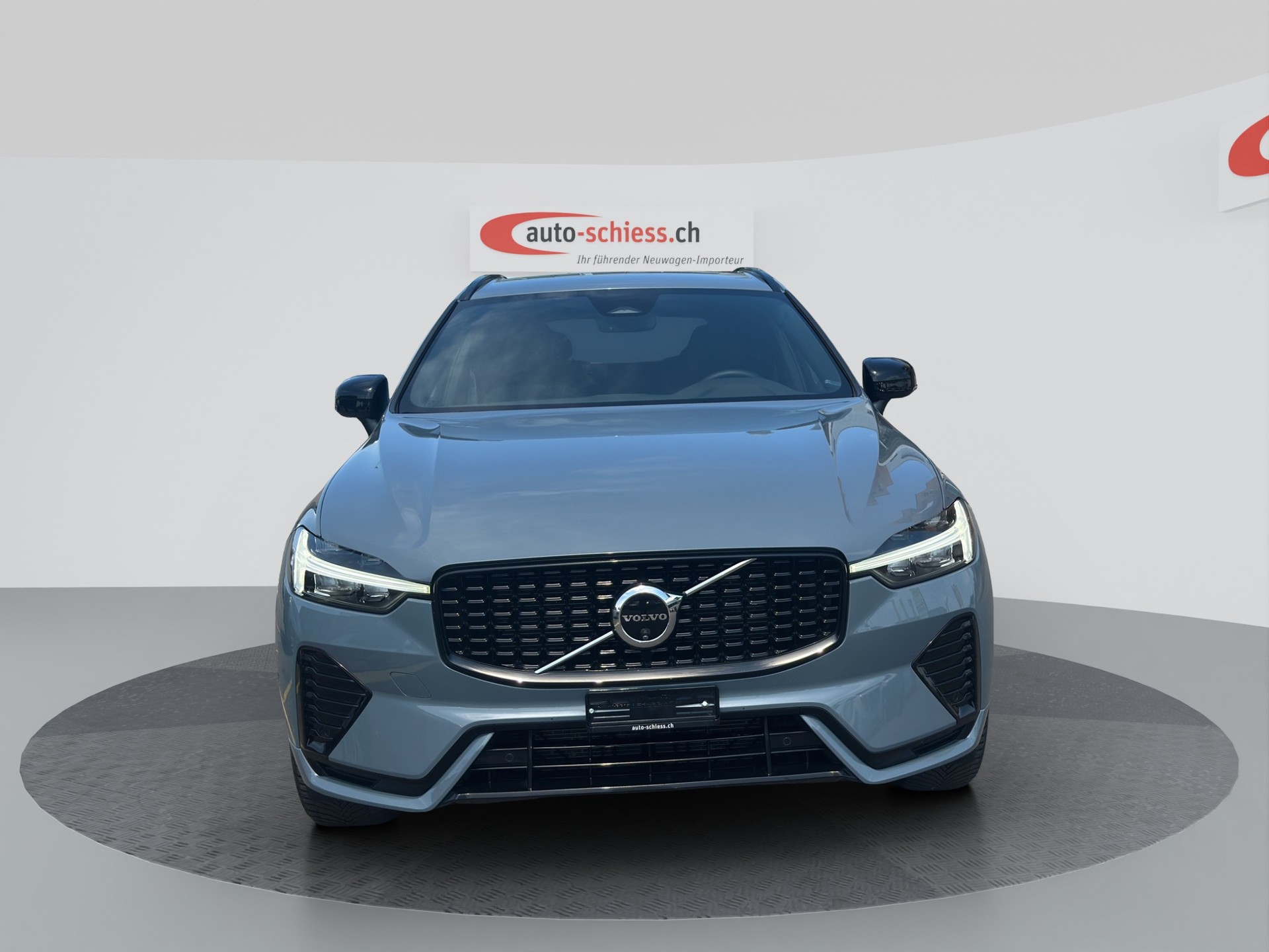 VOLVO XC60 B5 Hybrid AWD Geartronic Plus Dark-image-1