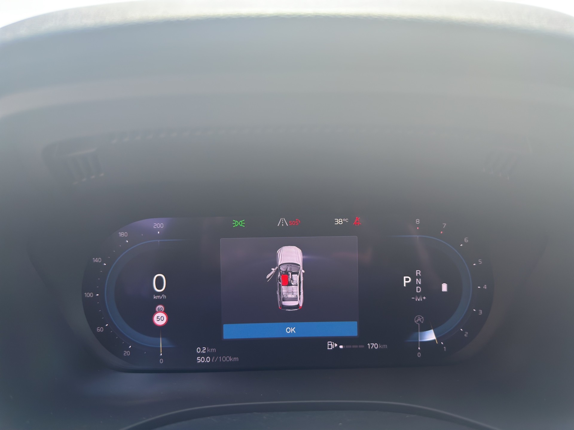 VOLVO XC60 B5 Hybrid AWD Geartronic Plus Dark-image-12