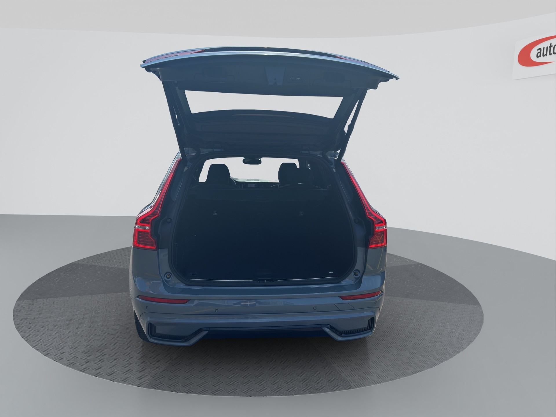 VOLVO XC60 B5 Hybrid AWD Geartronic Plus Dark-image-4