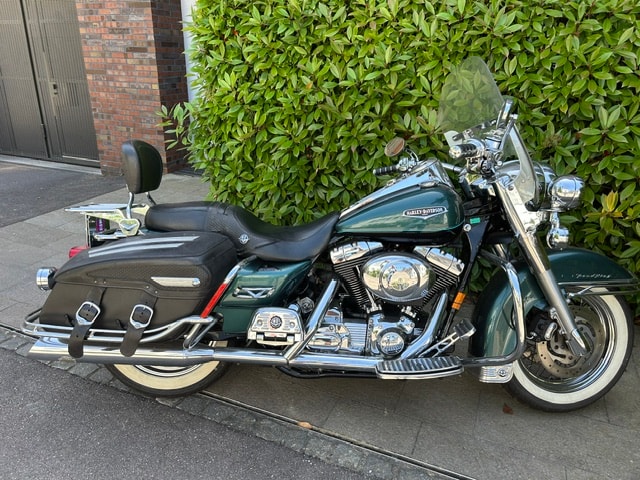 HARLEY-DAVIDSON Street