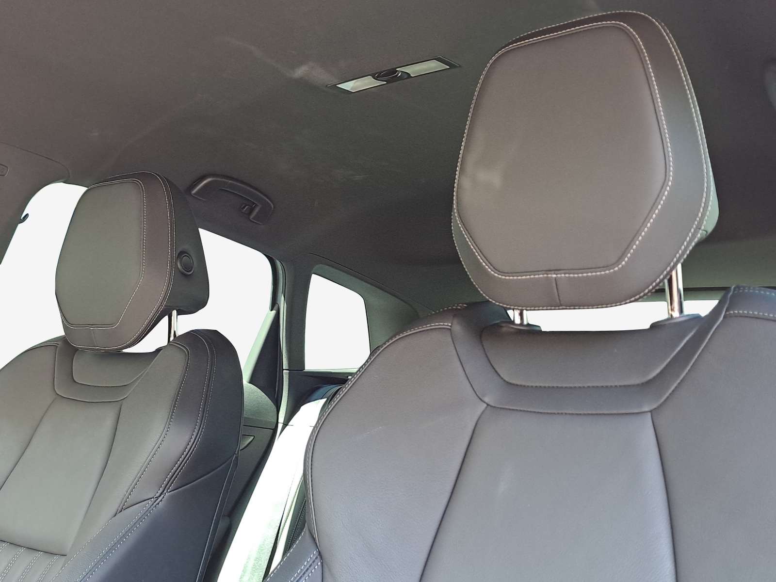 SKODA Karoq 2.0 TSI SportLine 4x4 DSG-image-14
