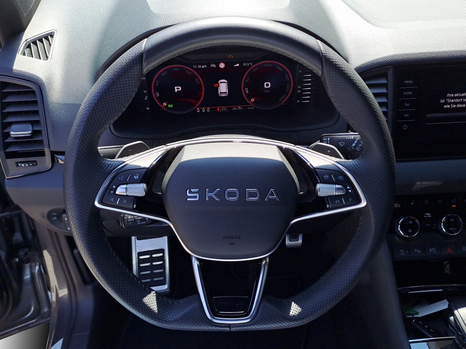 SKODA Karoq 2.0 TSI SportLine 4x4 DSG-image-9