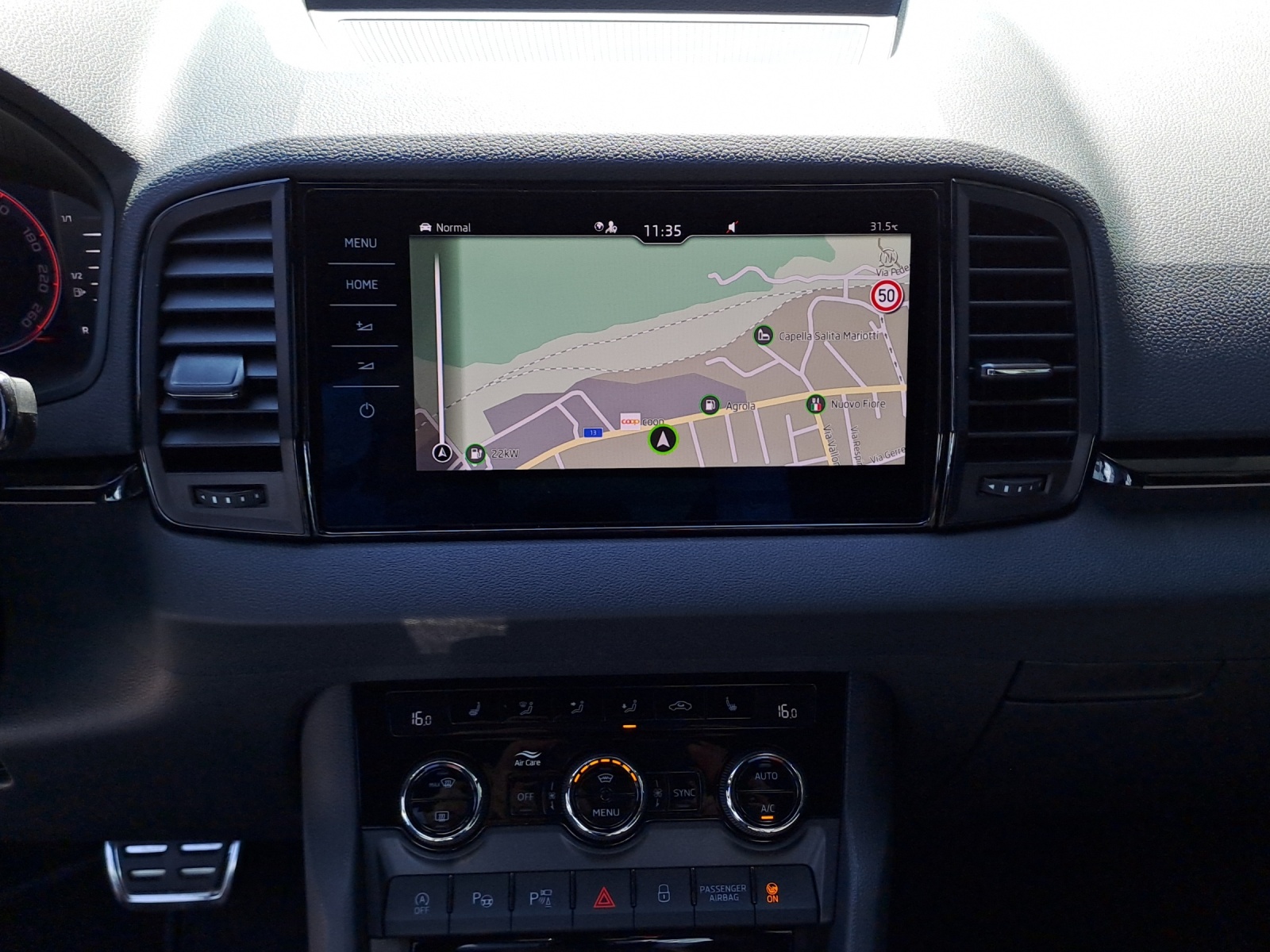 SKODA Karoq 2.0 TSI SportLine 4x4 DSG-image-10