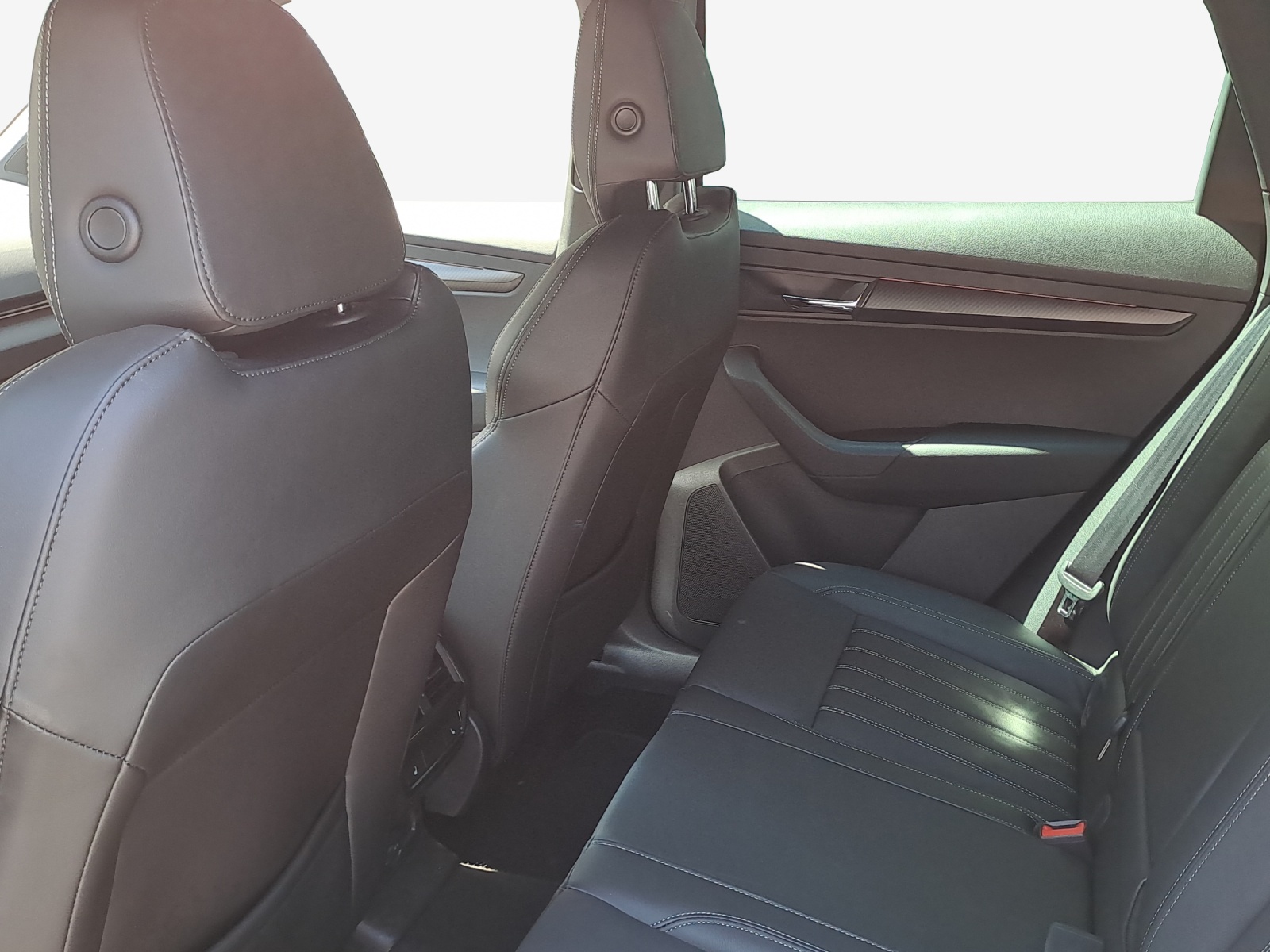 SKODA Karoq 2.0 TSI SportLine 4x4 DSG-image-11