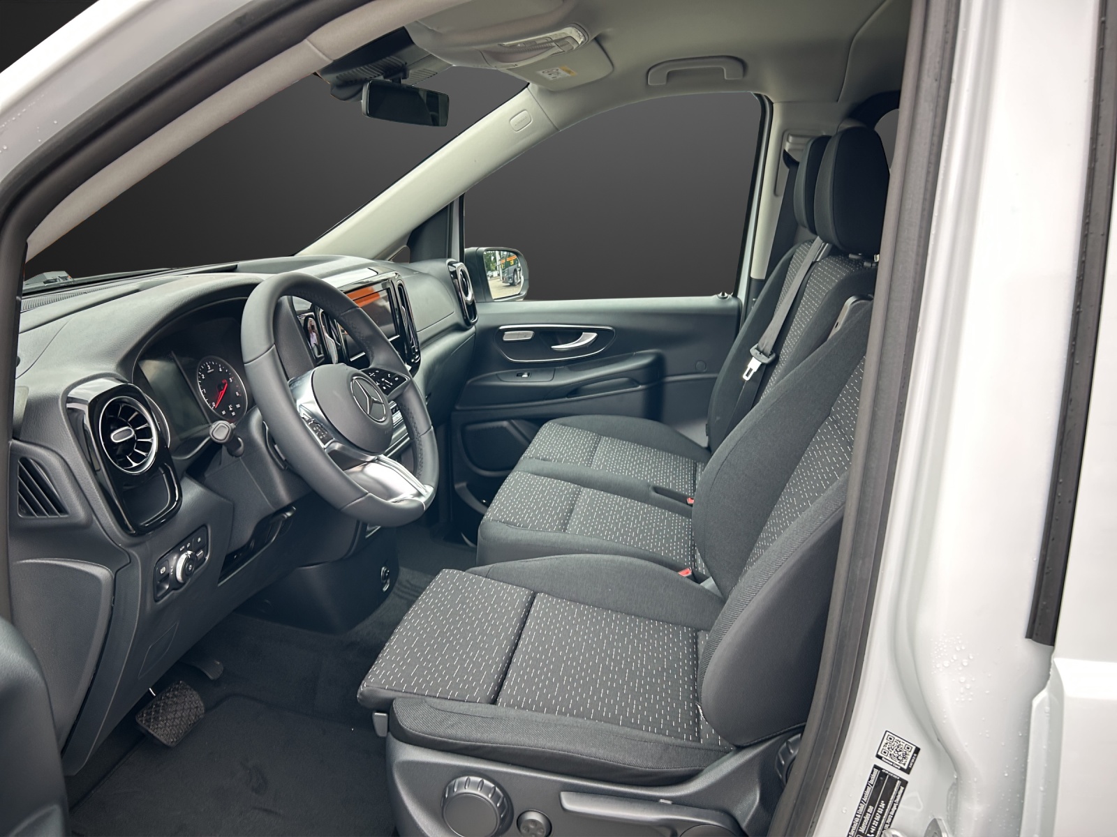 MERCEDES-BENZ Vito 119 CDI Lang Tourer 9G-Tronic 4M Select-image-10