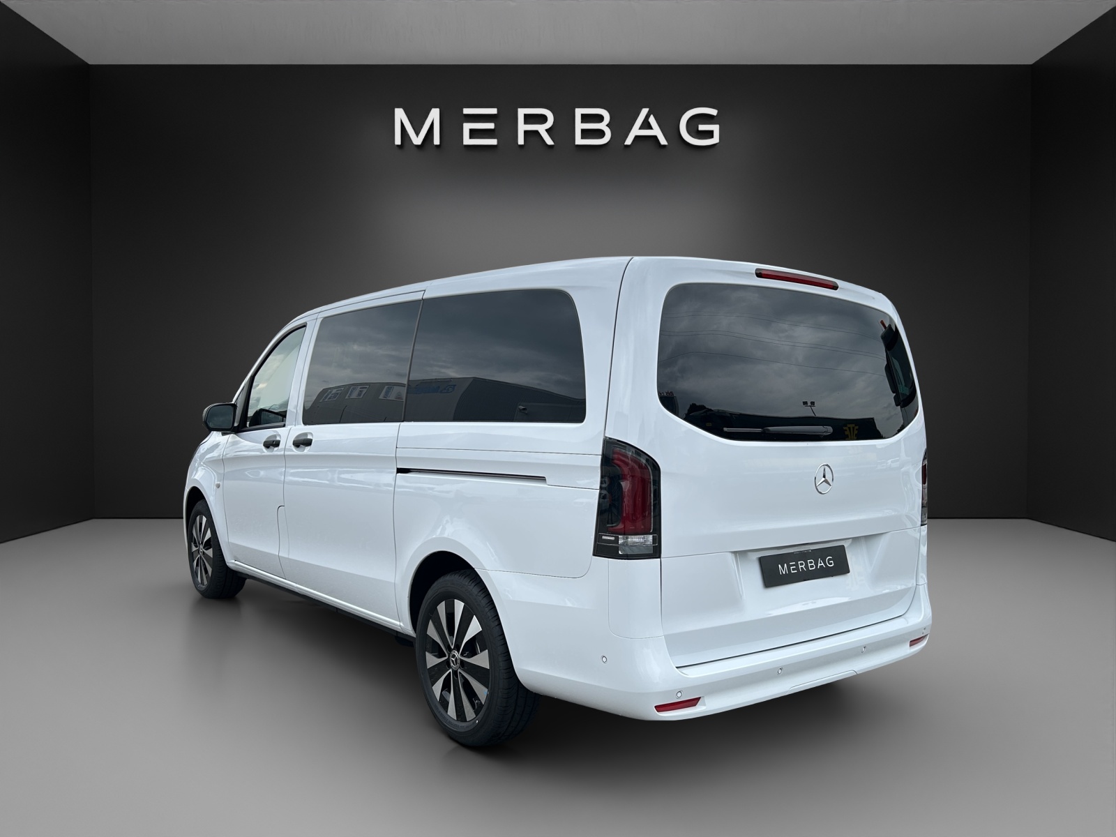 MERCEDES-BENZ Vito 119 CDI Lang Tourer 9G-Tronic 4M Select-image-4