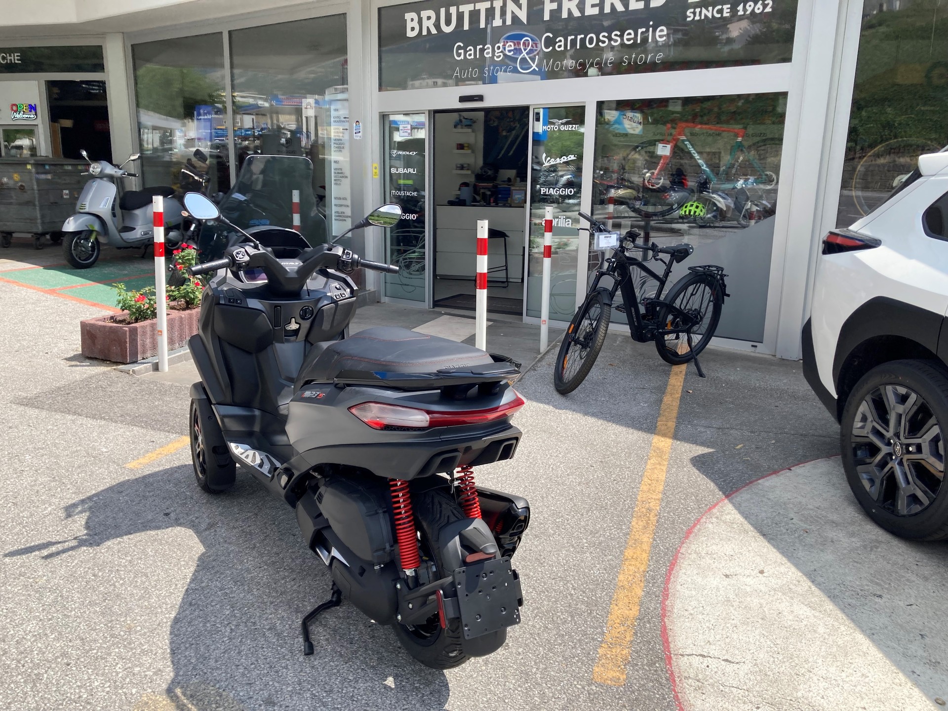 PIAGGIO MP3 400 Sport RST-image-6