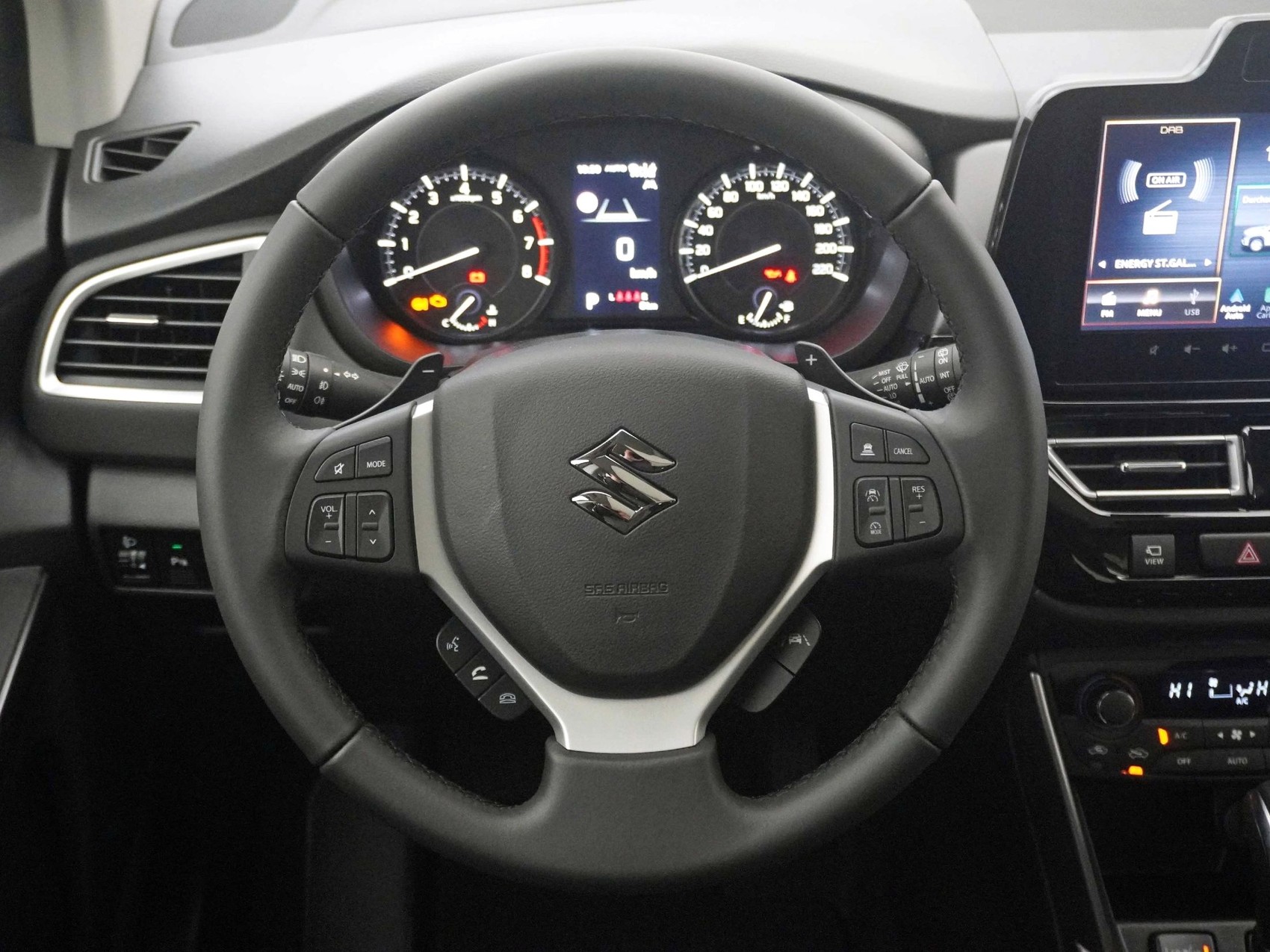 SUZUKI S-Cross 1.4 T Compact Top Hybrid 4x4 ** 👀 mit 360 Grad Kamera **-image-8