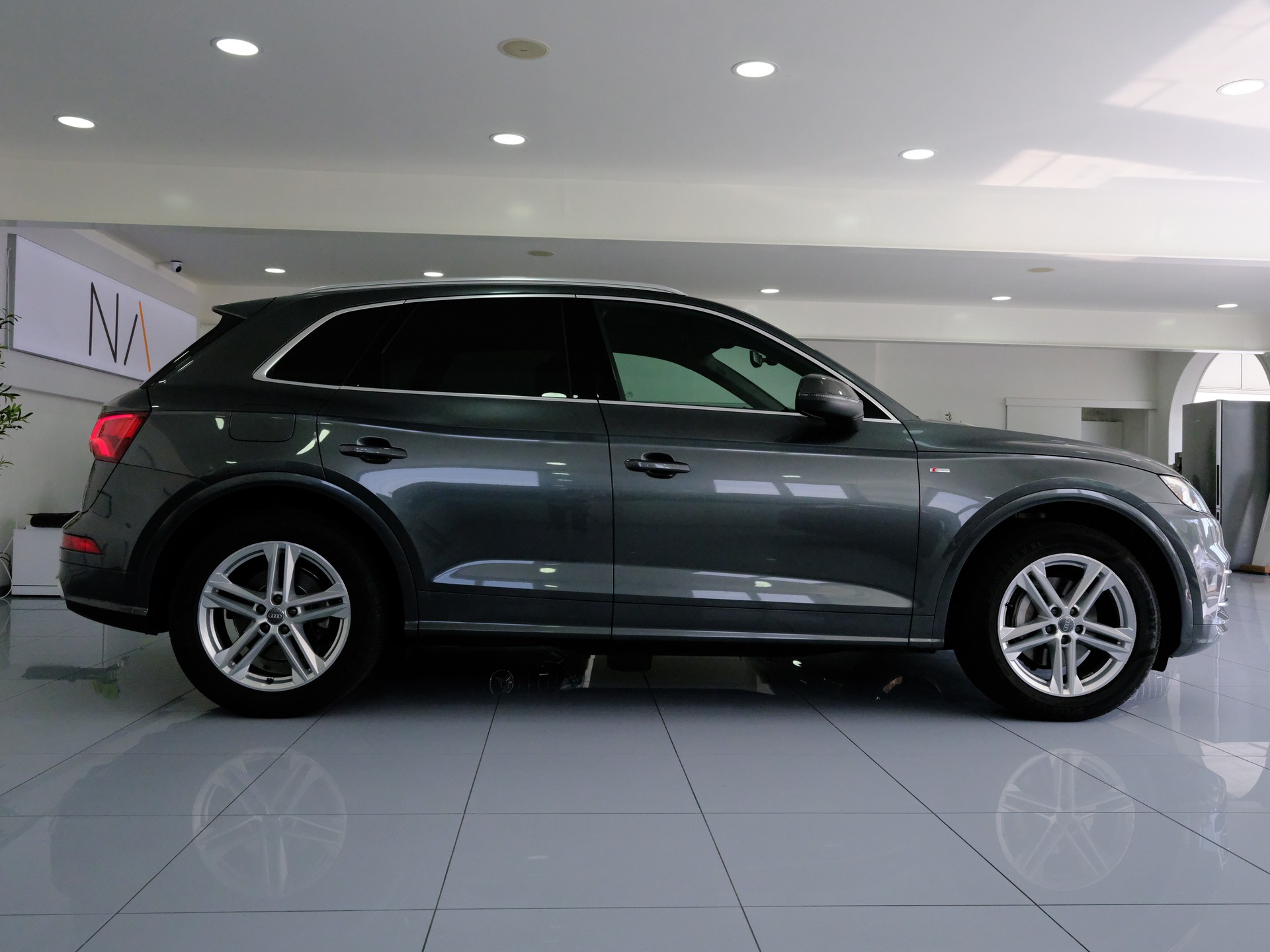 AUDI Q5 2.0 TFSI sport quattro S-tronic-image-7