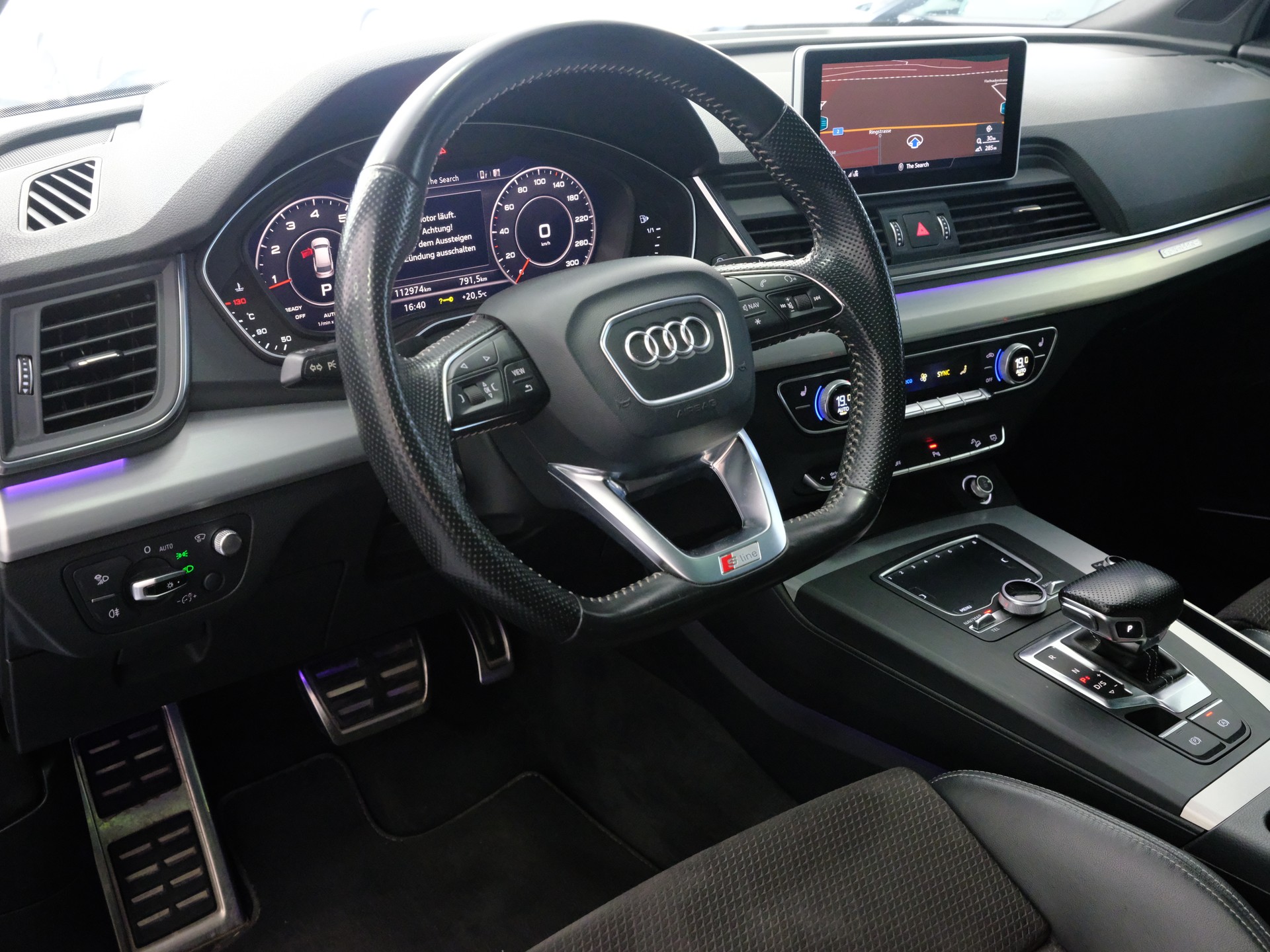 AUDI Q5 2.0 TFSI sport quattro S-tronic-image-8