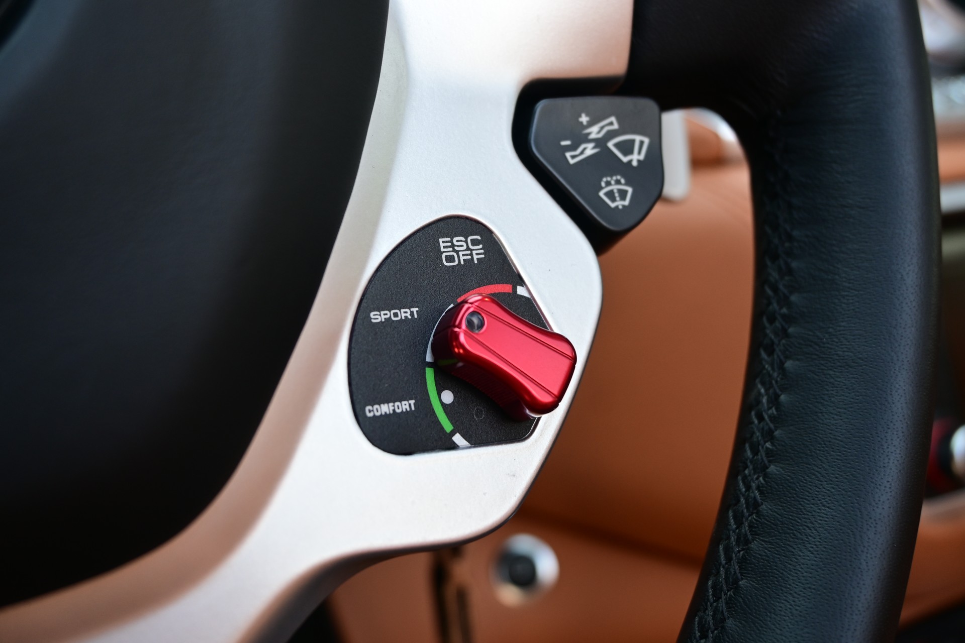 FERRARI California 3.9 V8 T-image-18