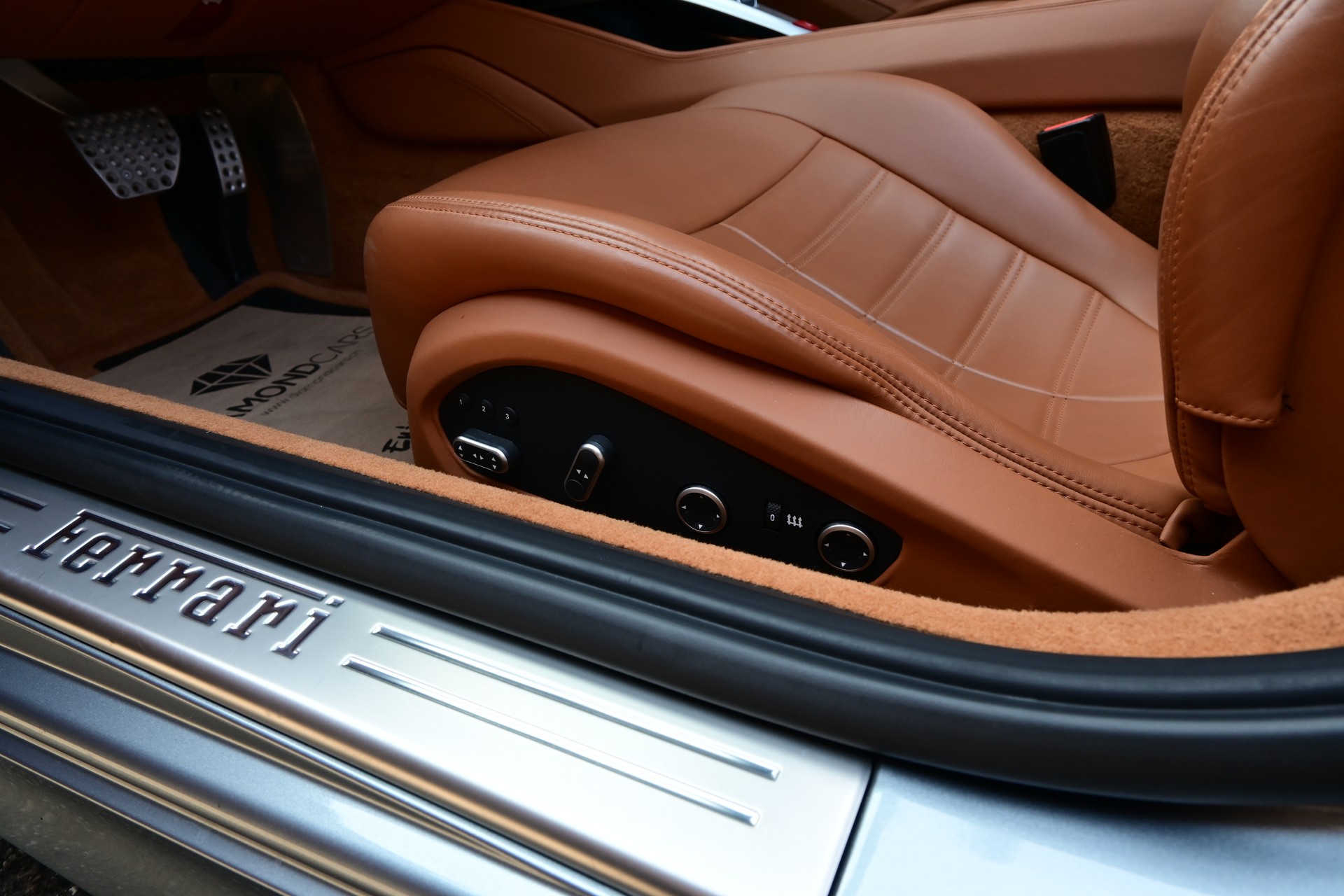 FERRARI California 3.9 V8 T-image-19