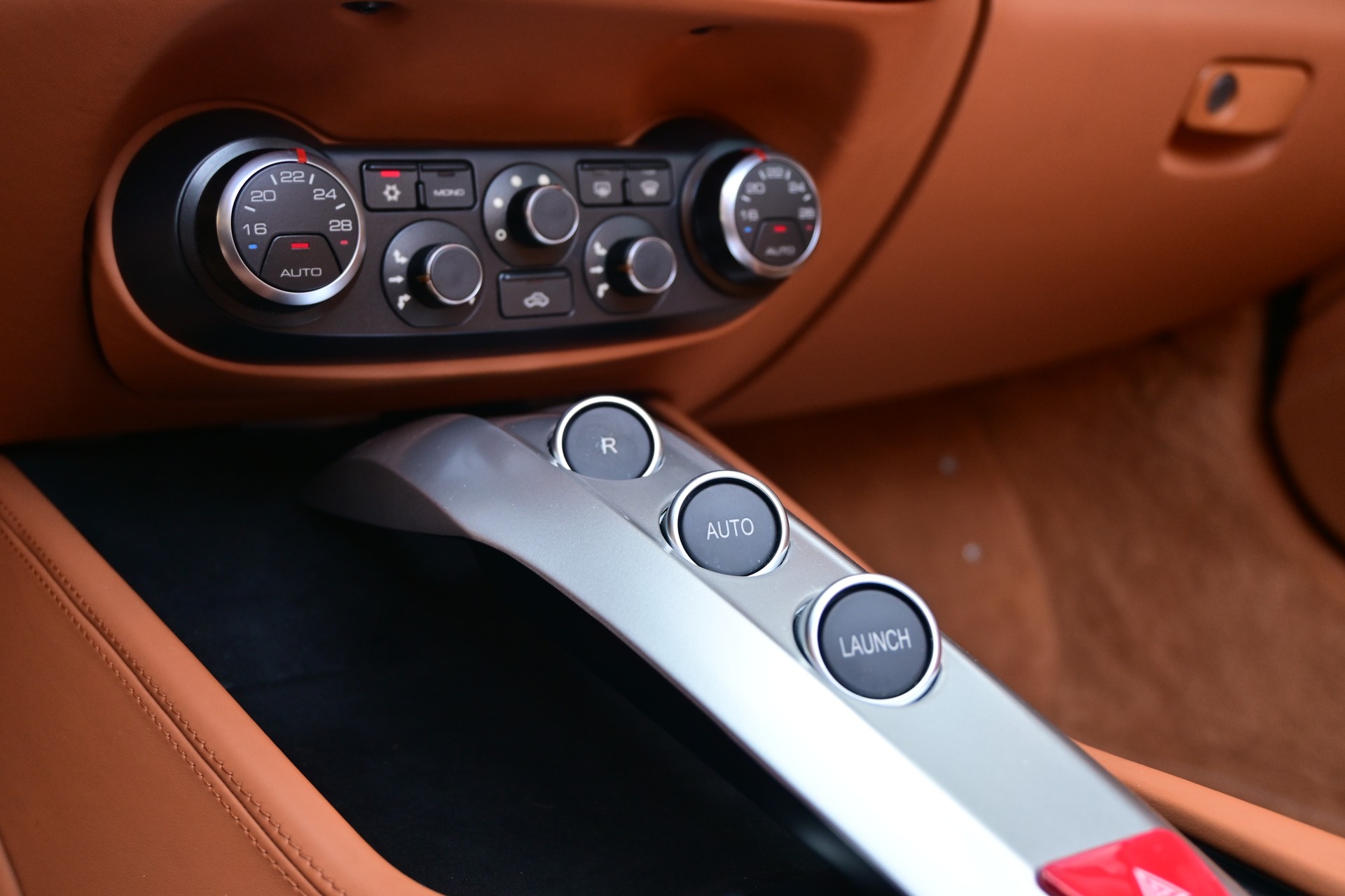 FERRARI California 3.9 V8 T-image-17