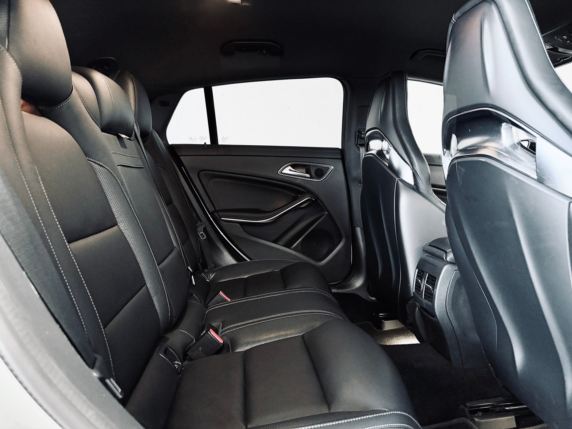 MERCEDES-BENZ CLA Shooting Brake 45 AMG 4Matic Speedshift | CH-FZG-image-15