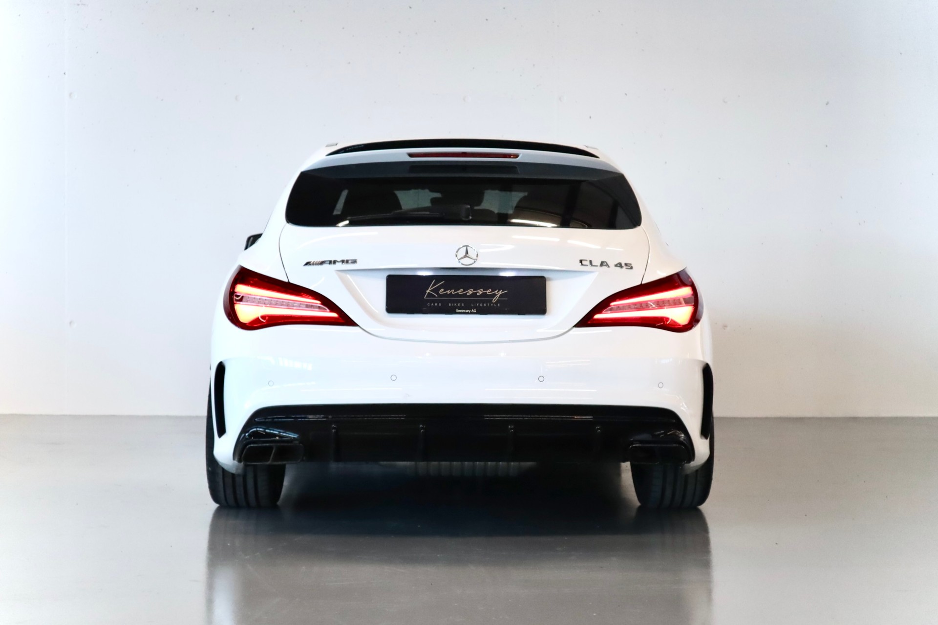 MERCEDES-BENZ CLA Shooting Brake 45 AMG 4Matic Speedshift | CH-FZG-image-4