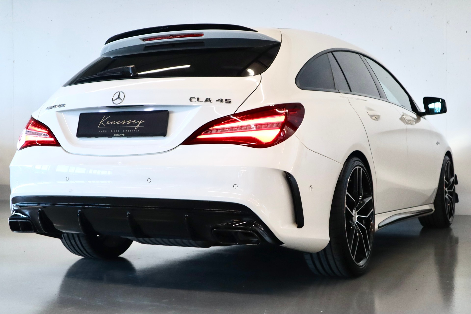 MERCEDES-BENZ CLA Shooting Brake 45 AMG 4Matic Speedshift | CH-FZG-image-6