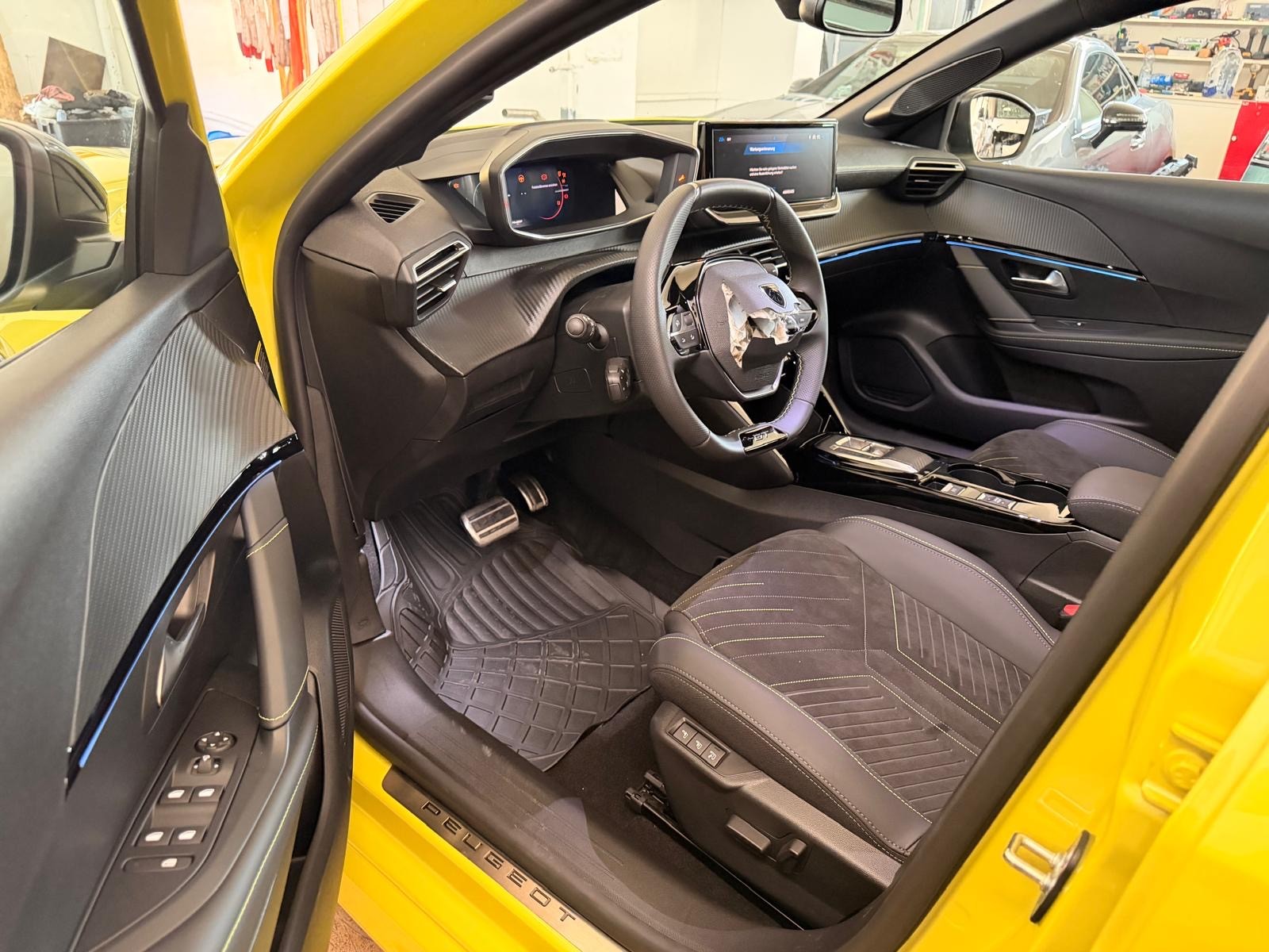 PEUGEOT 208 Elektrik 115kW GT-image-8