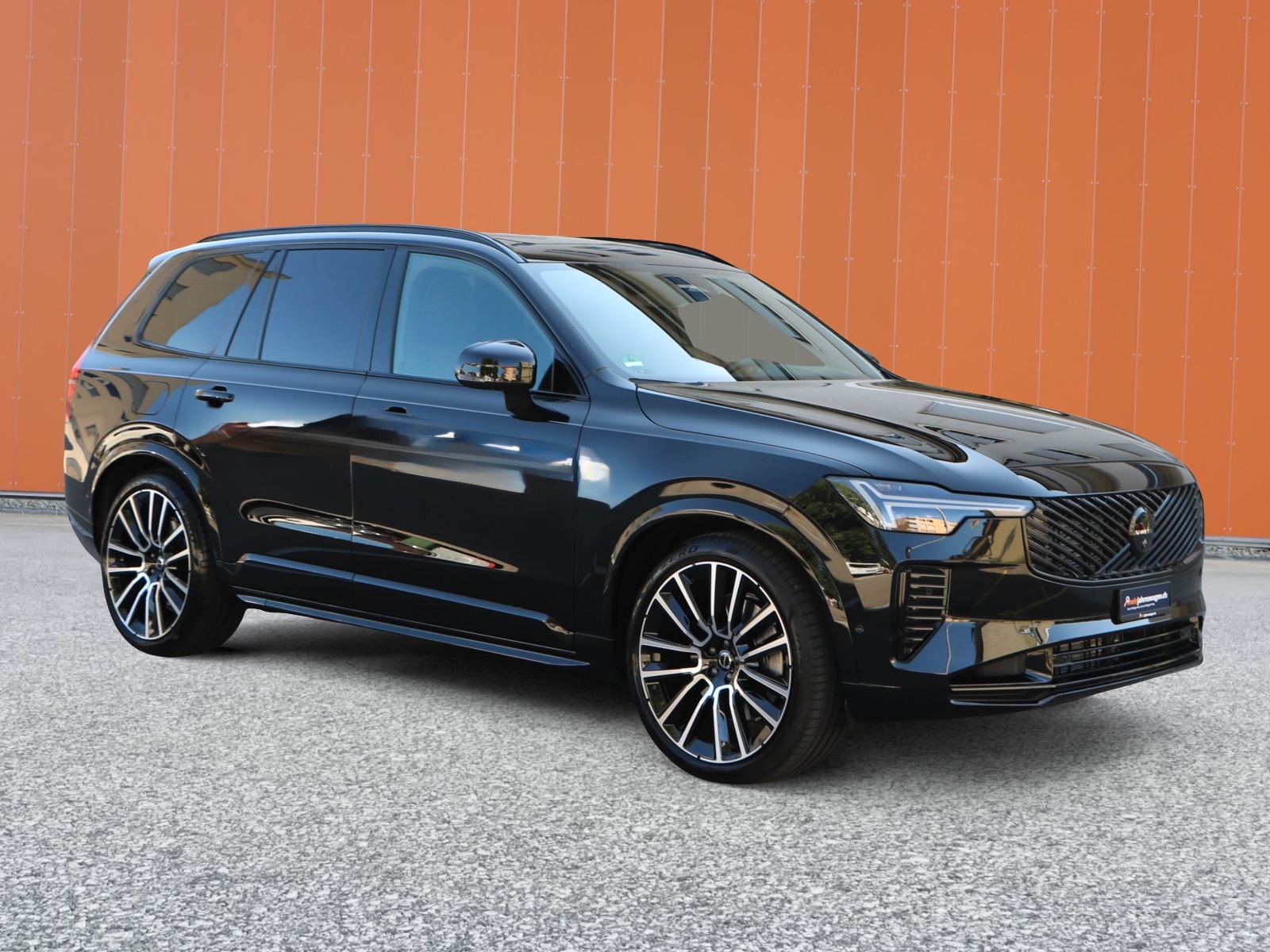 VOLVO XC90 T8 AWD PluginHybrid Black Edition Geartronic-image-2