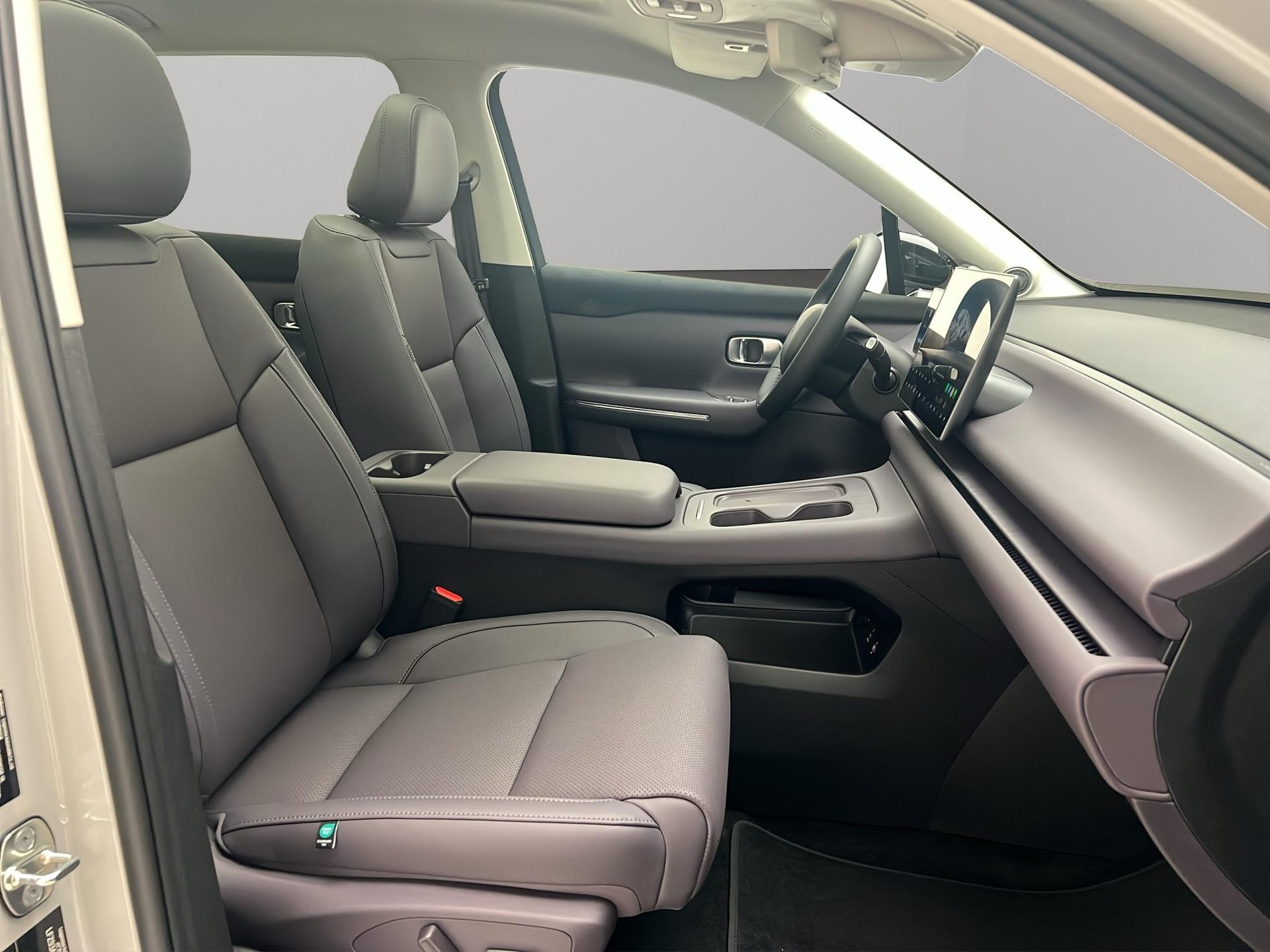 LEAPMOTOR C10 1.5 REEV Design-image-7