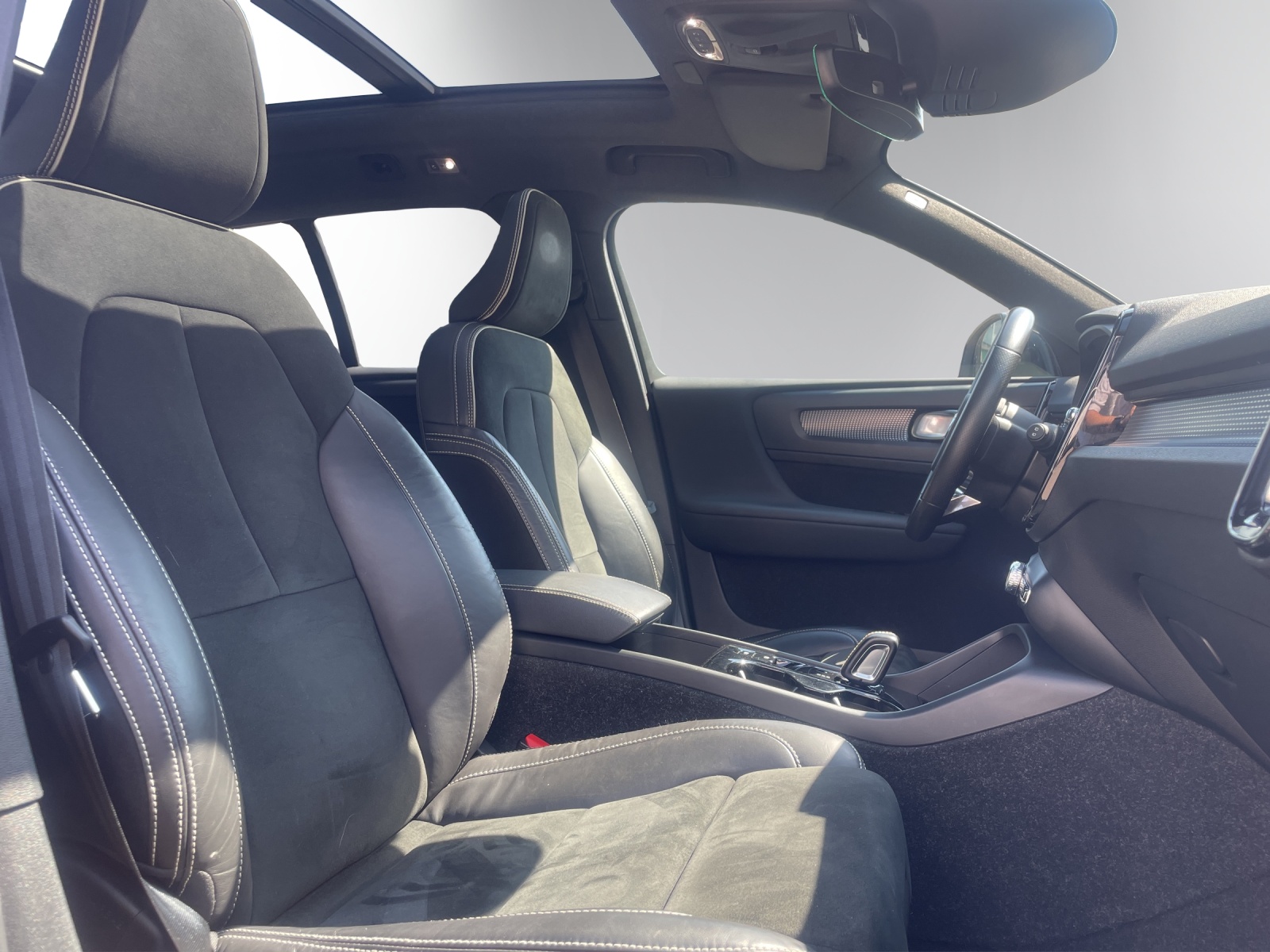 VOLVO XC40 T5 TwE R-Design DCT-image-10