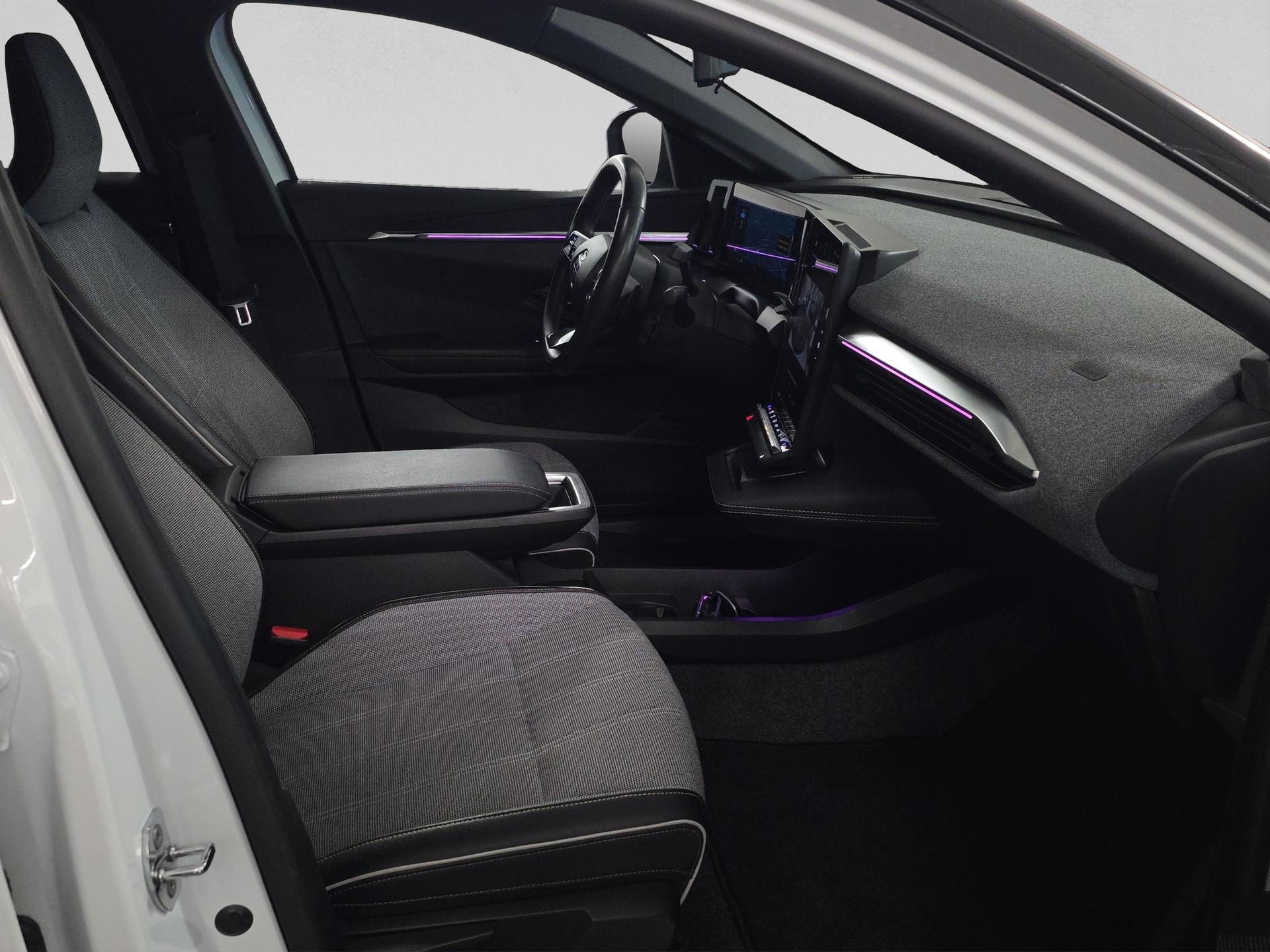 RENAULT Mégane E-TECH EV60 Techno-image-16