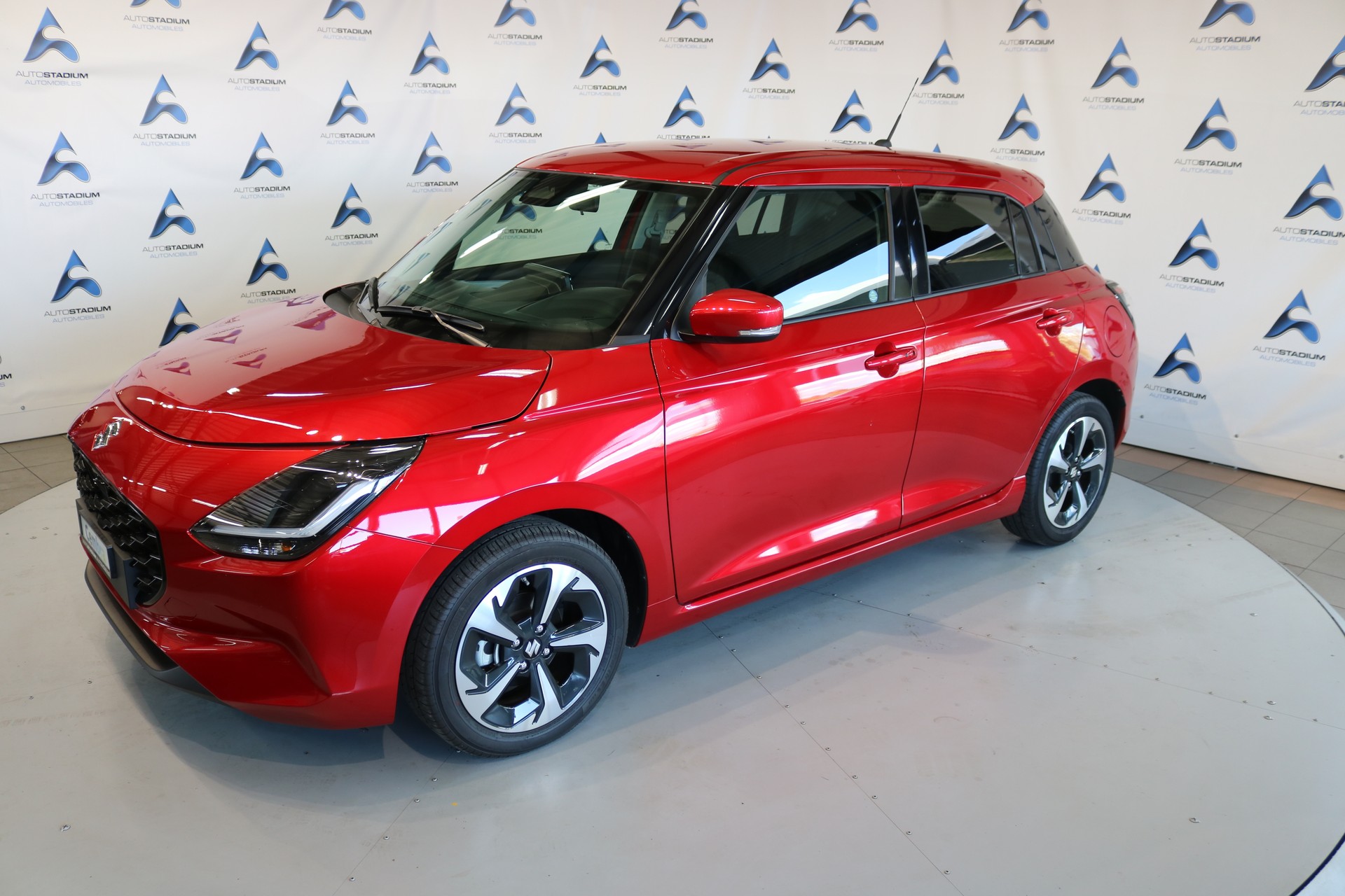 SUZUKI Swift SWISS EDITION Hybrid CVT-image-12