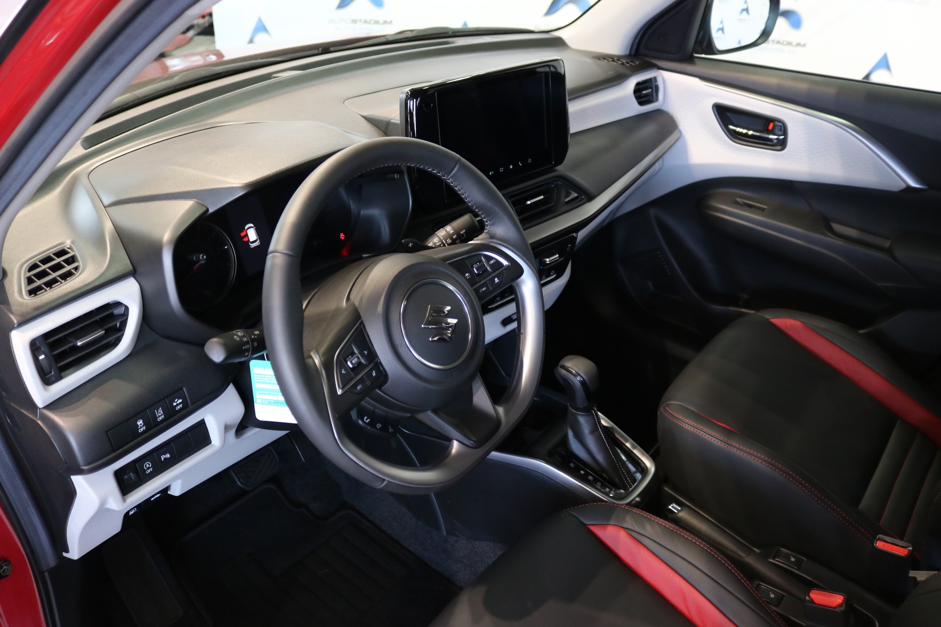 SUZUKI Swift SWISS EDITION Hybrid CVT-image-1